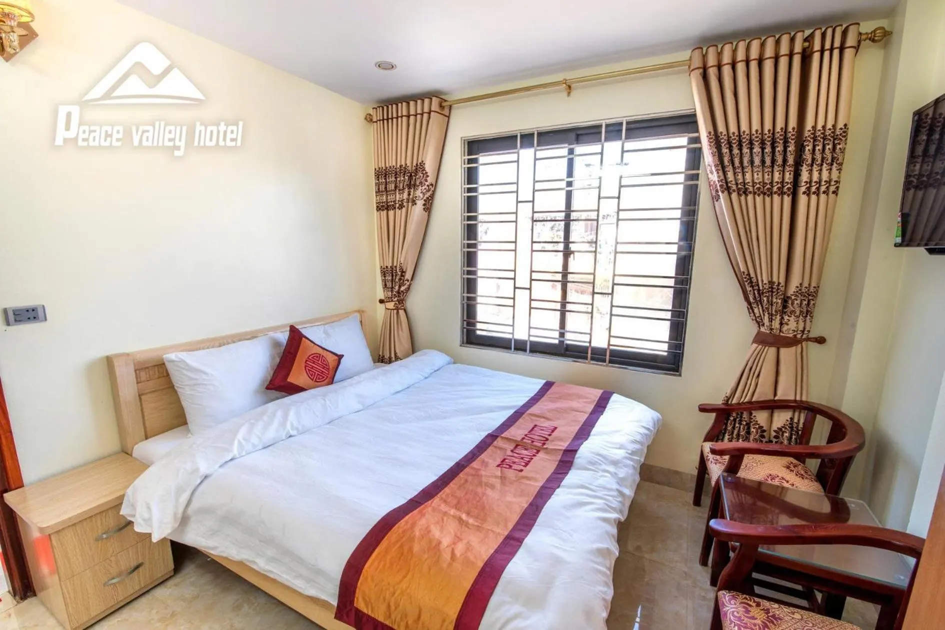 Bed in SaPa Peace Valley hotel