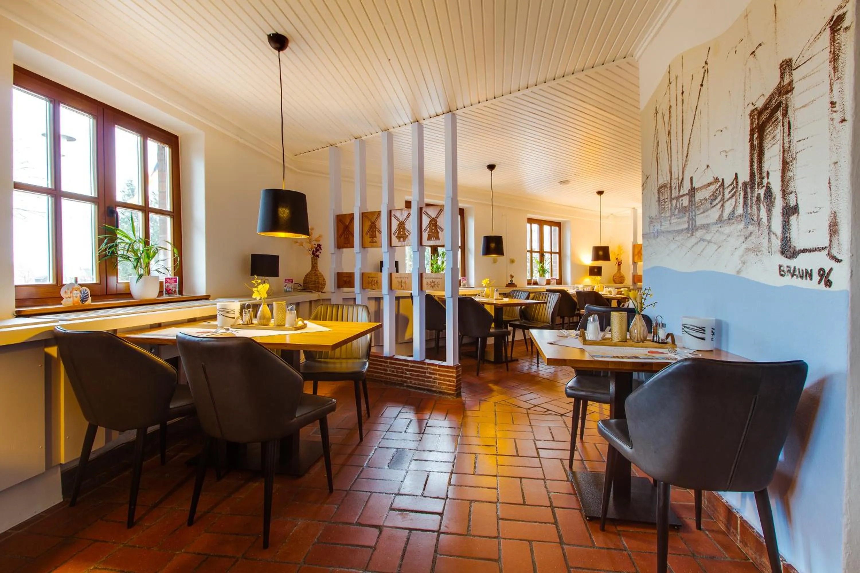 Restaurant/places to eat in Landhotel Lewitz Mühle