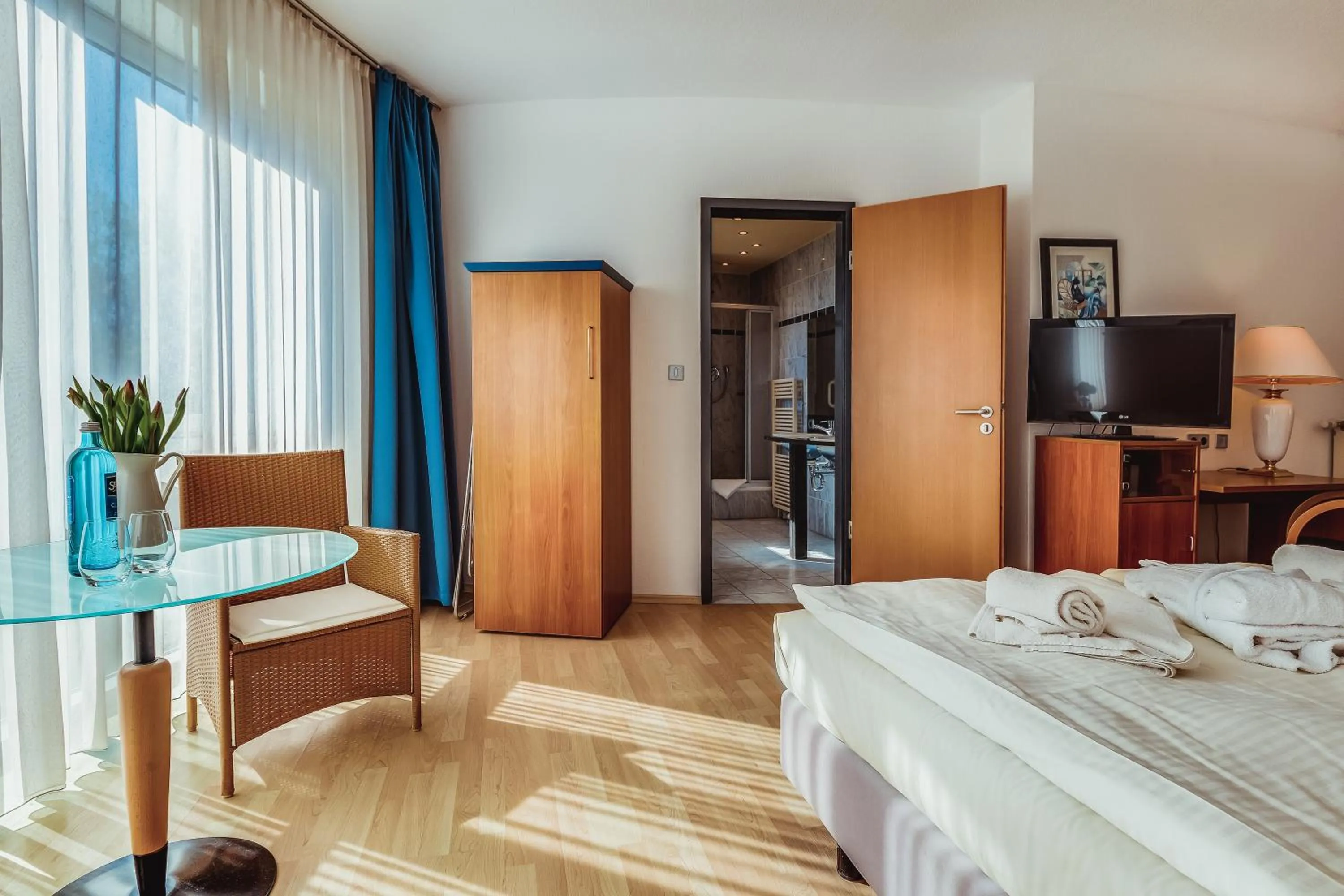 Photo of the whole room, Bed in Landhotel Lewitz Mühle