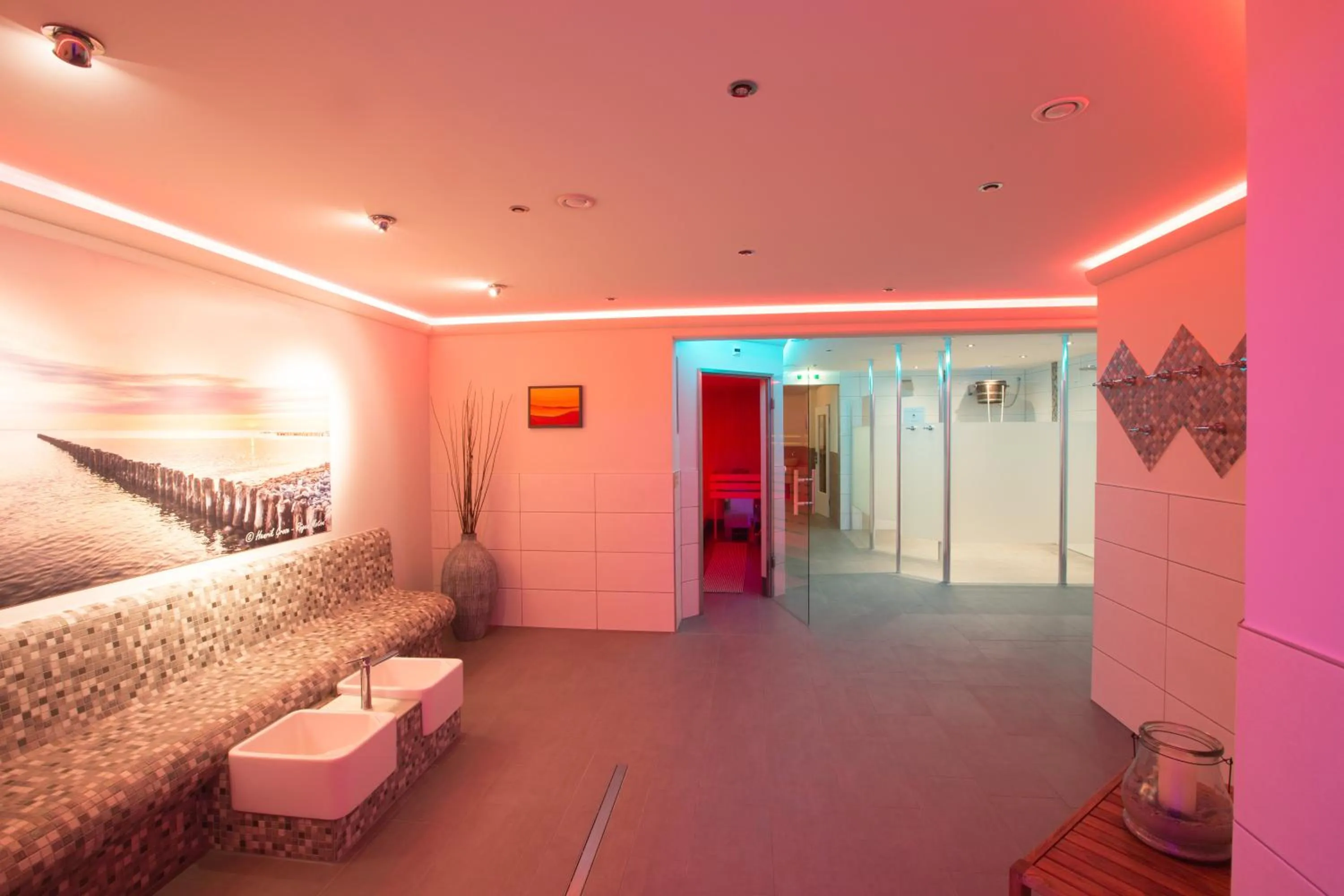 Sauna, Bed in Hotel Badehaus Goor