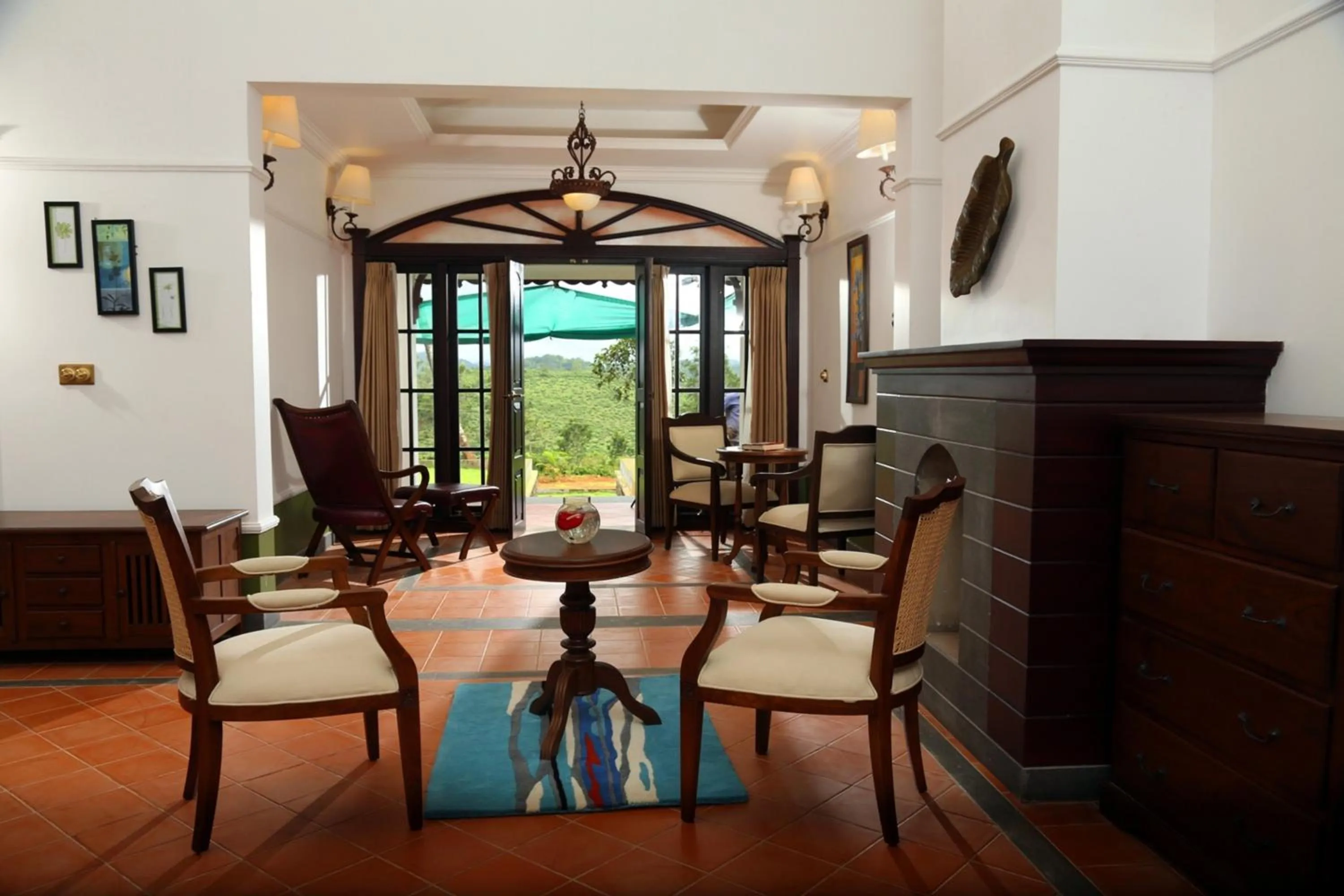 Decorative detail in Parisons Plantation Experiences by Abad