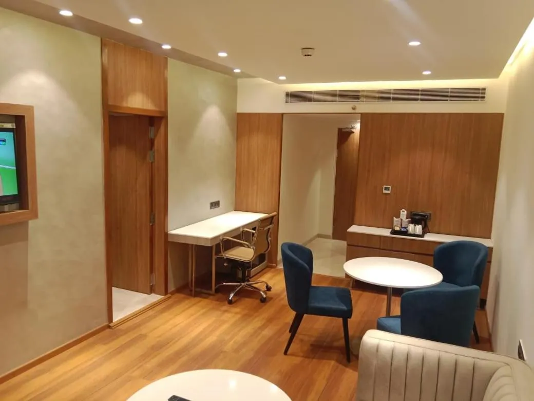 Guests in The Central Park Hotel