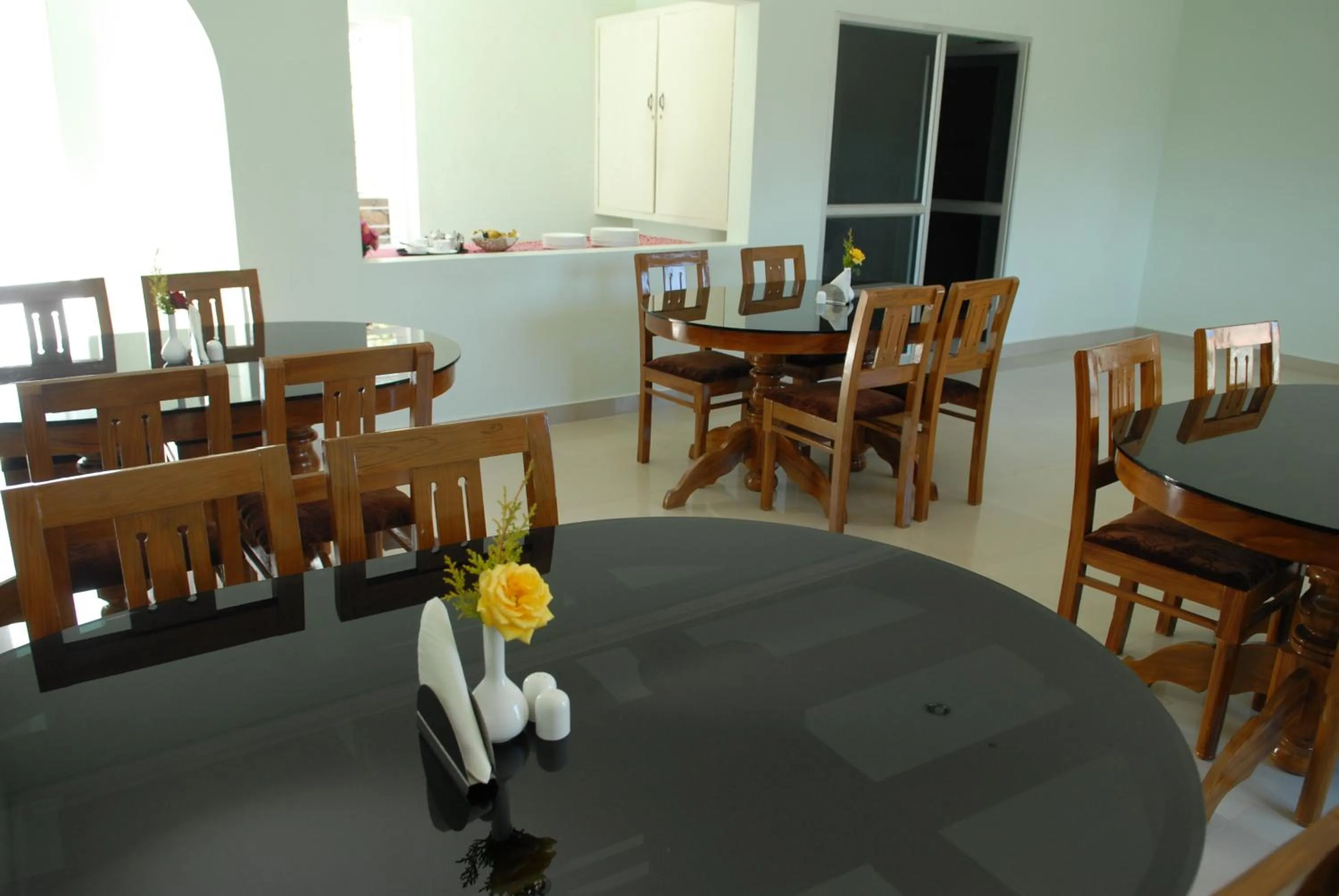 Restaurant/places to eat in Holiday Heaven Munnar