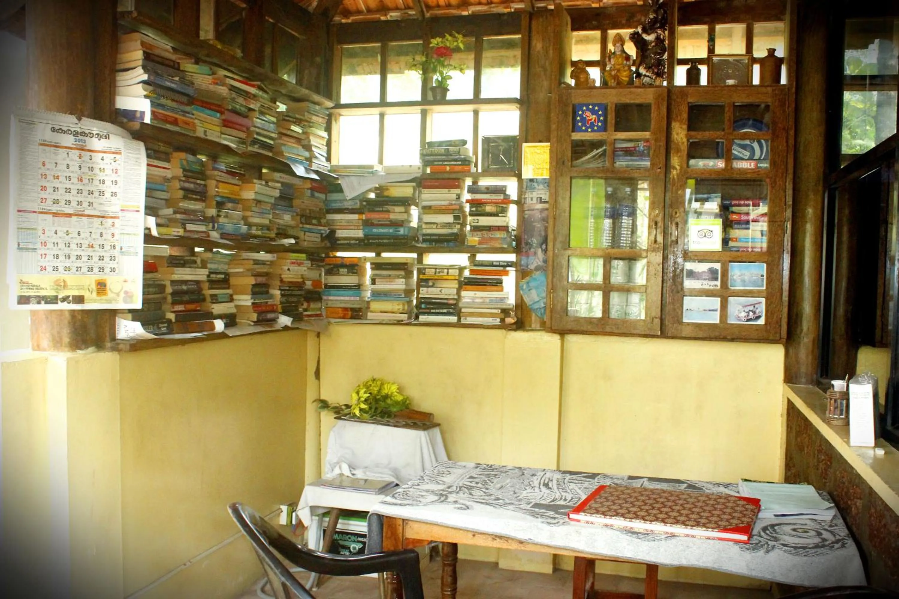 Library in Jickys Nest