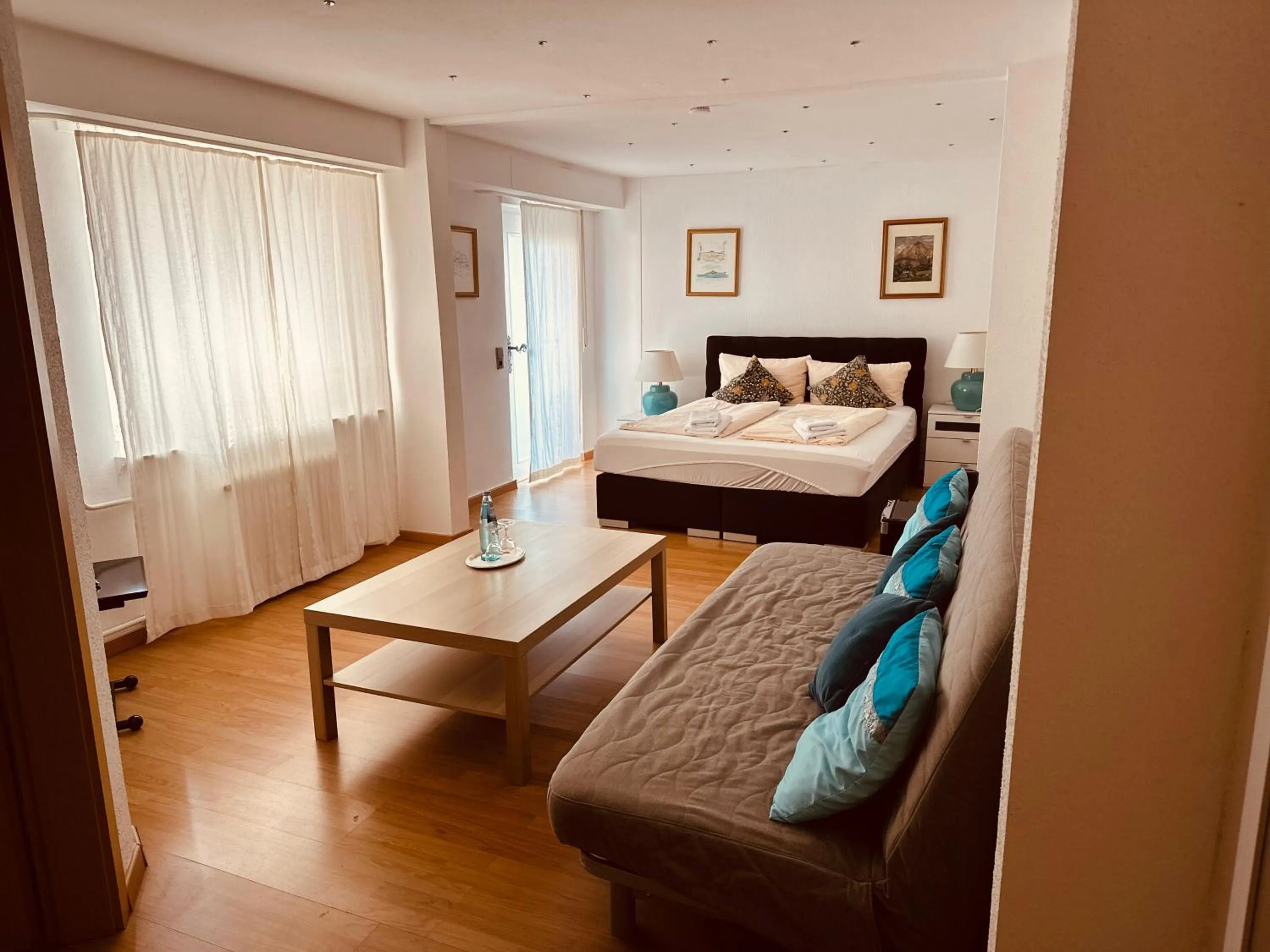 Bedroom, Bed in Hotel Hofmann Zur Mühle