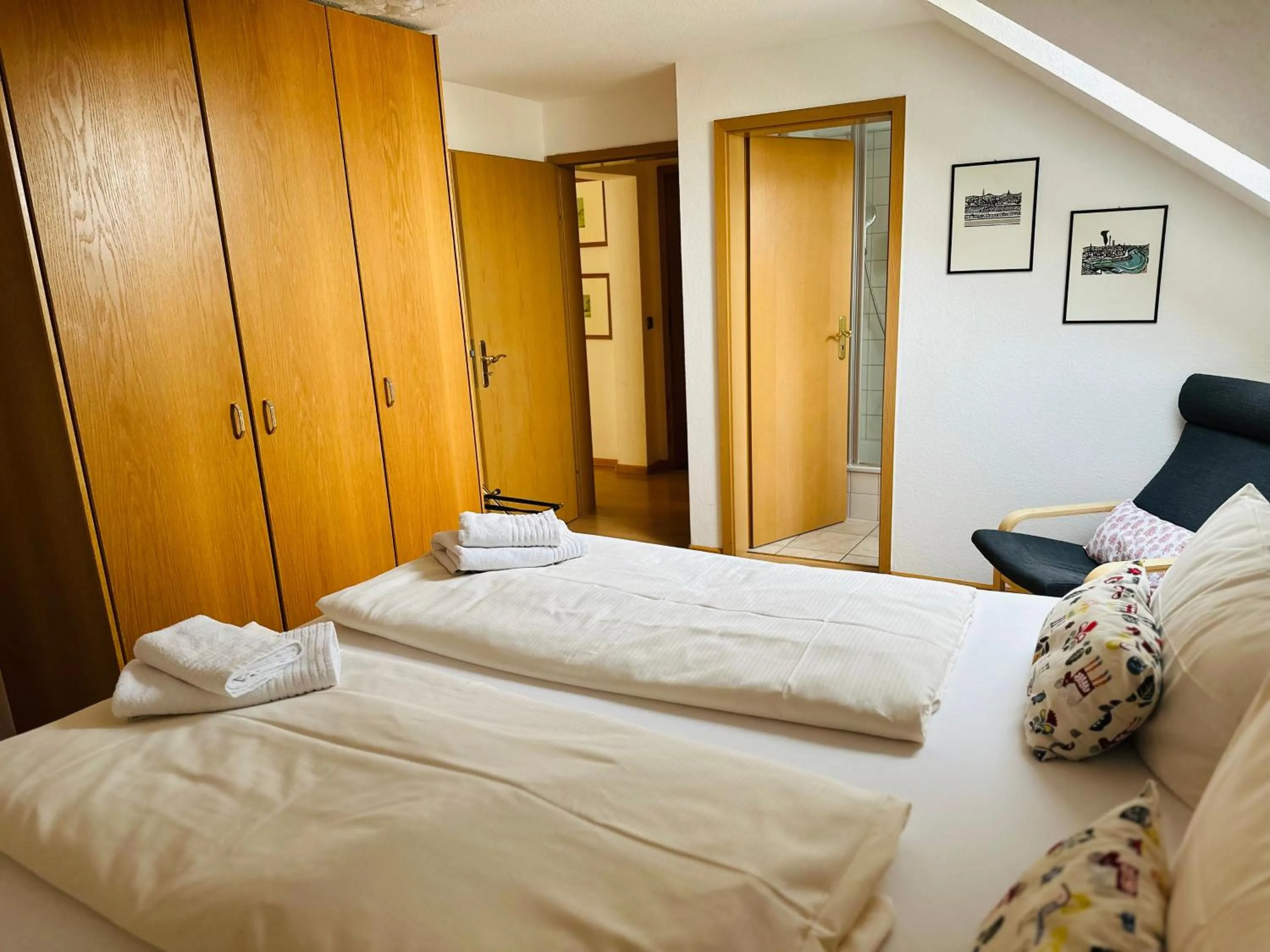 Bedroom, Bed in Hotel Hofmann Zur Mühle