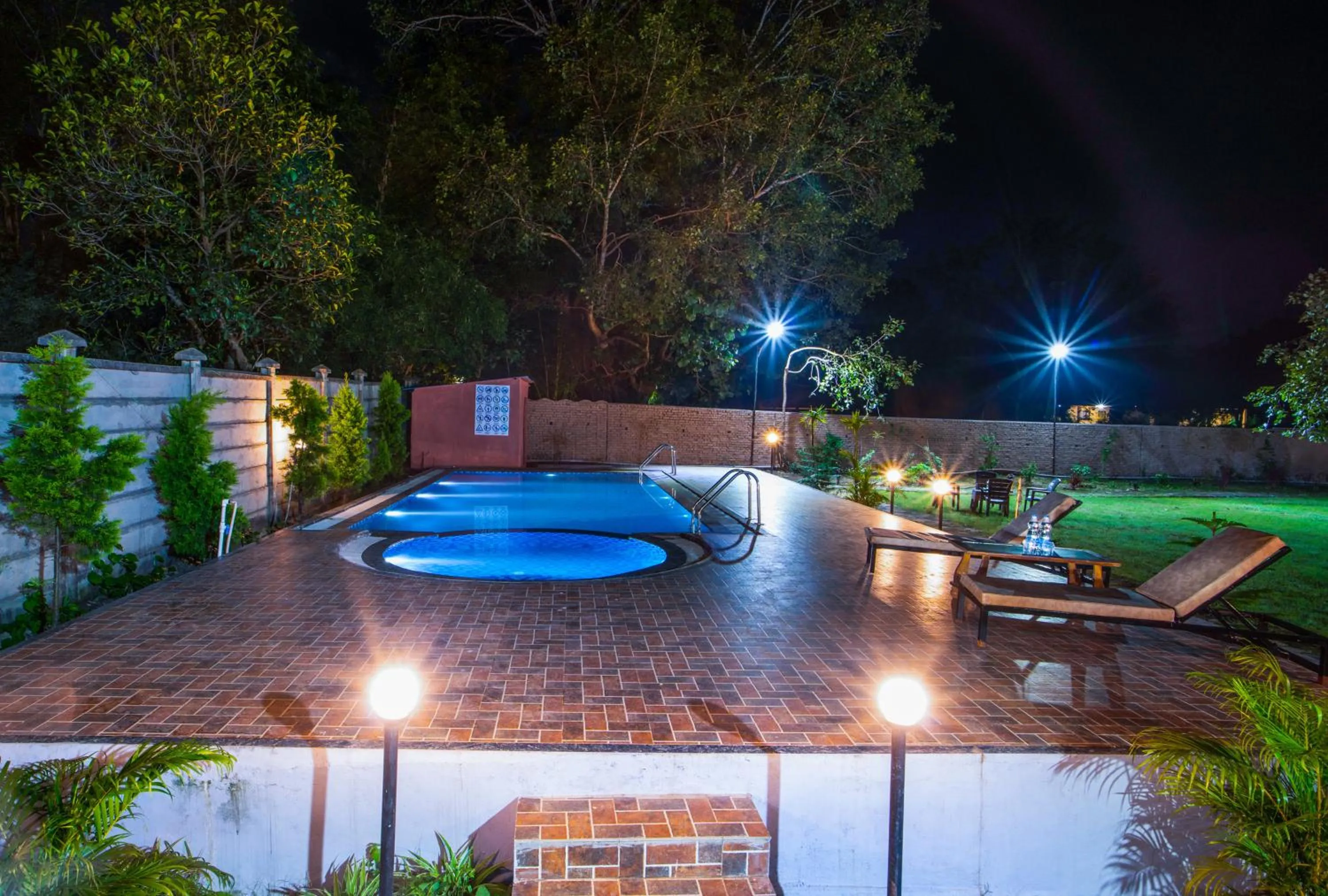 Swimming pool in Hotel Jungle Palace Resort