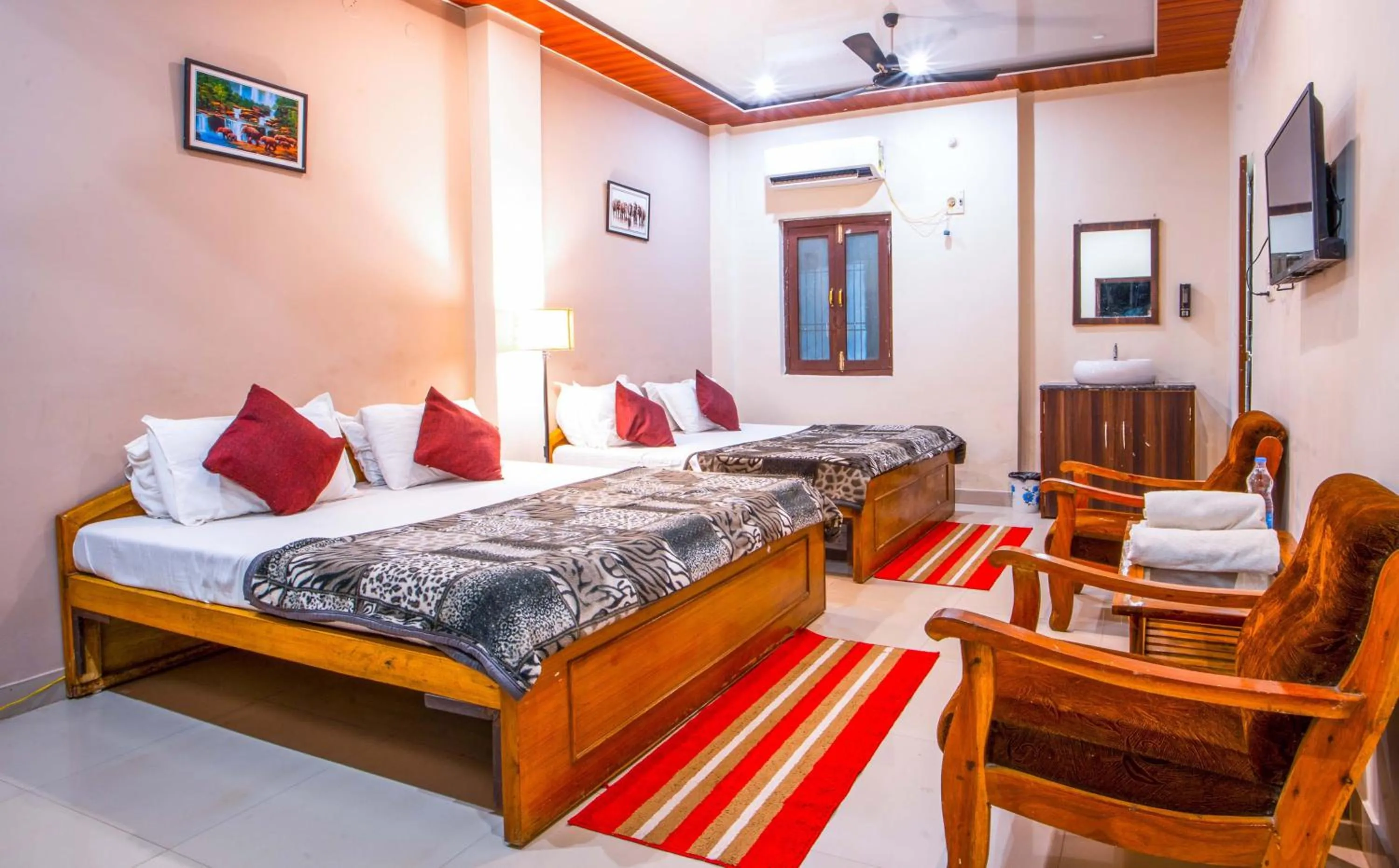 Bedroom, Bed in Hotel Jungle Palace Resort