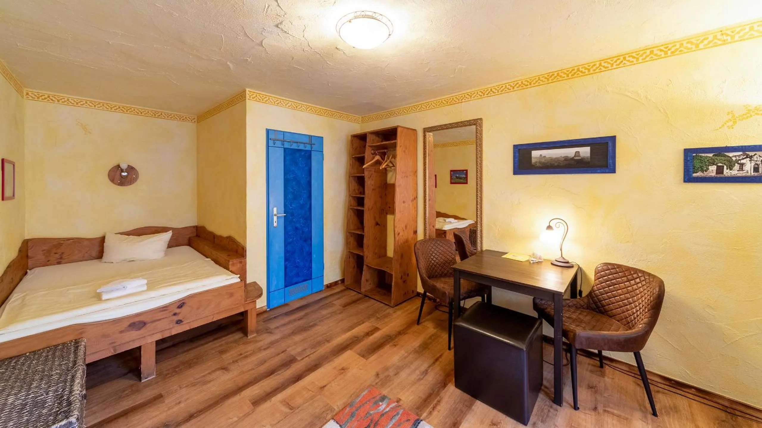 Photo of the whole room, Bed in Gästehaus Mezcalero