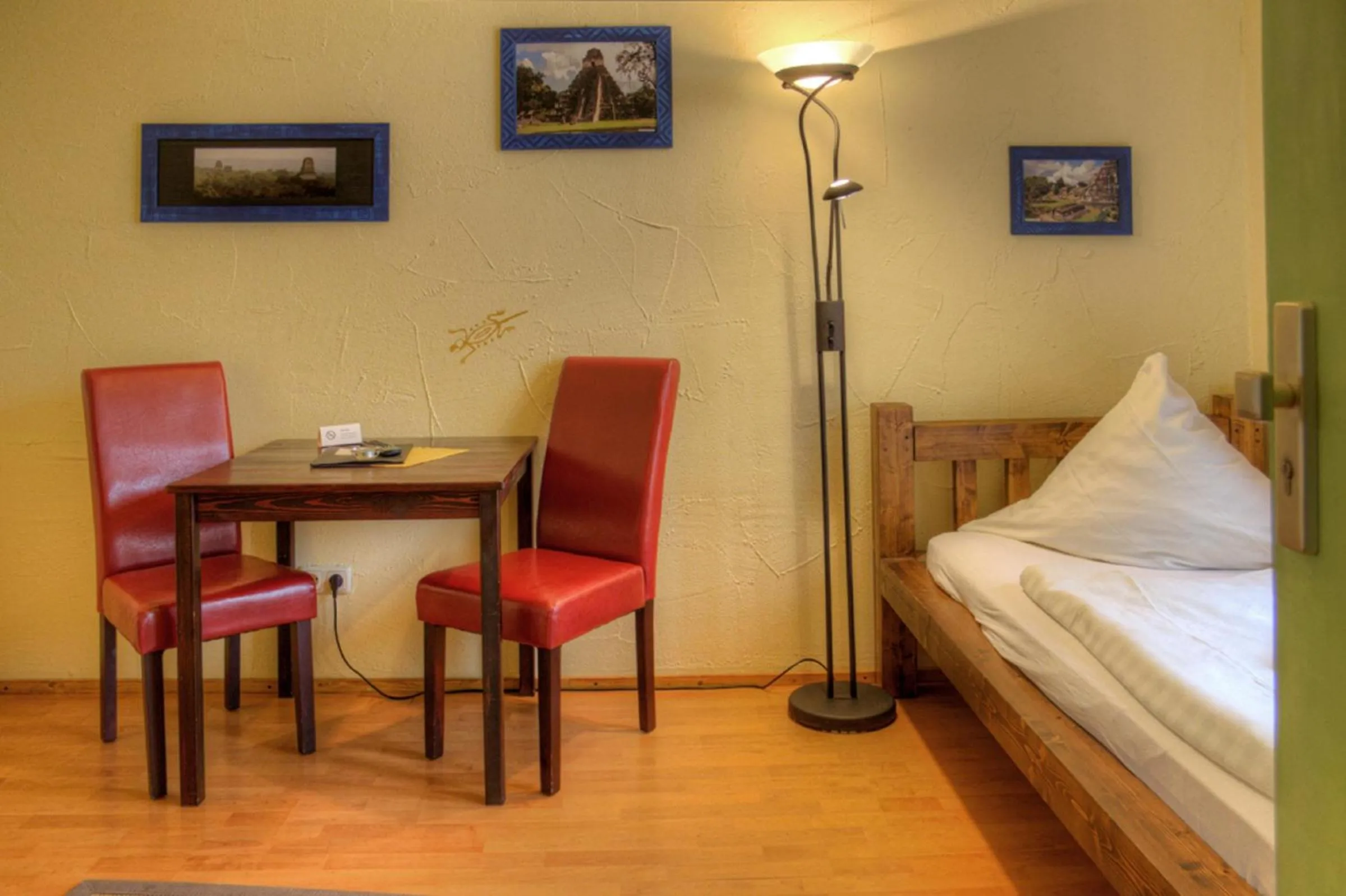 Decorative detail, Bed in Gästehaus Mezcalero