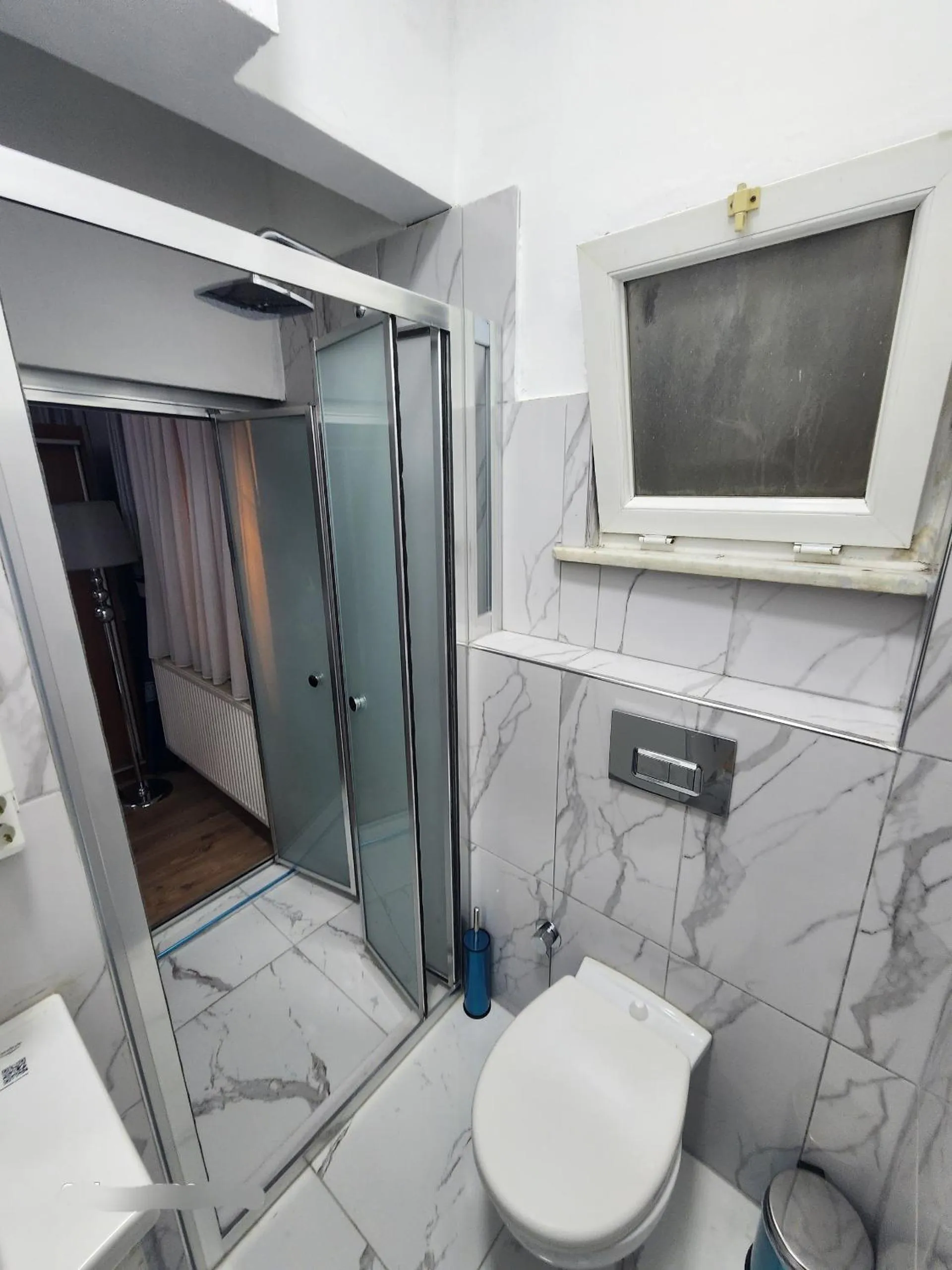 Shower in Taxim No1 Suites