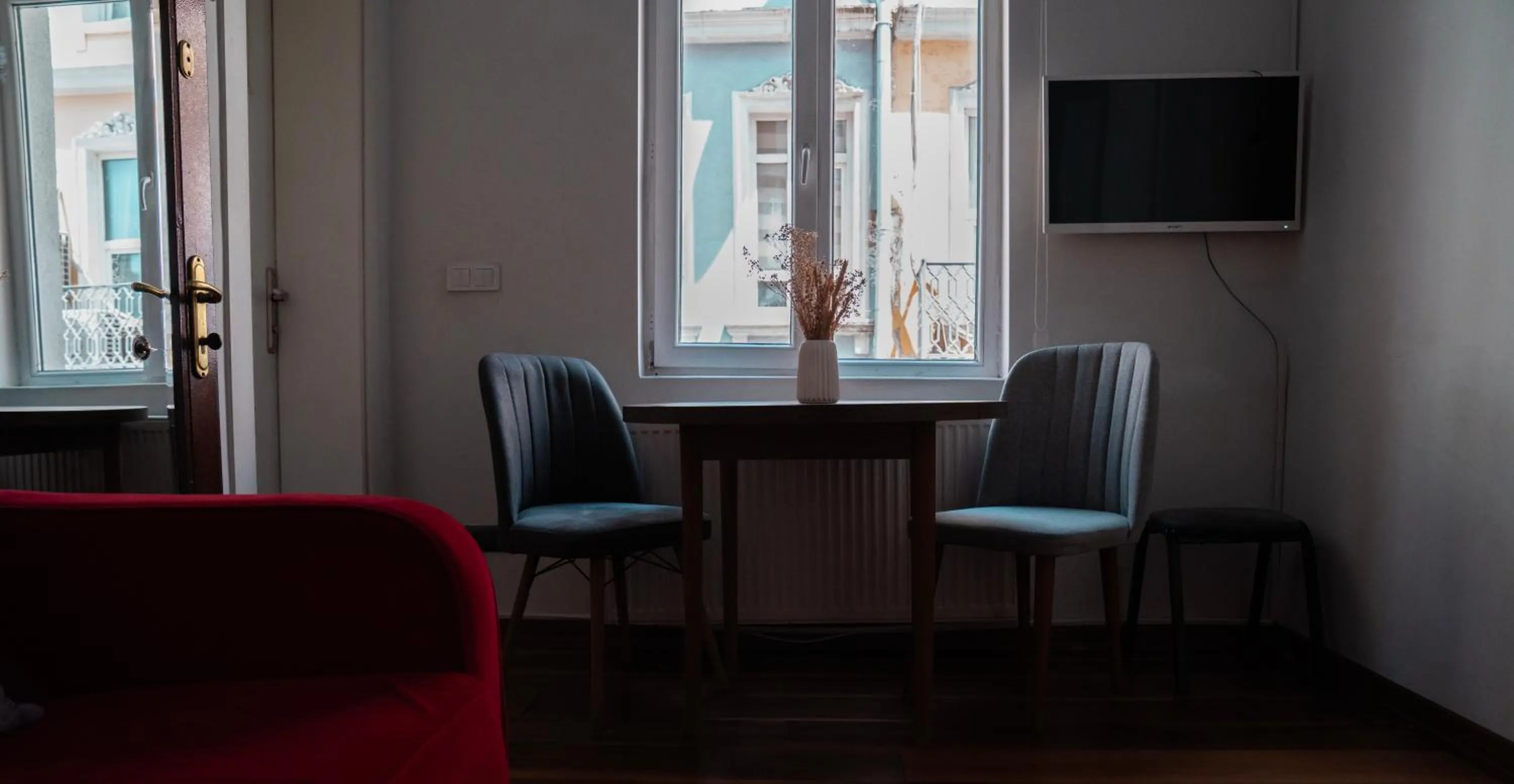 Seating area in Taxim No1 Suites