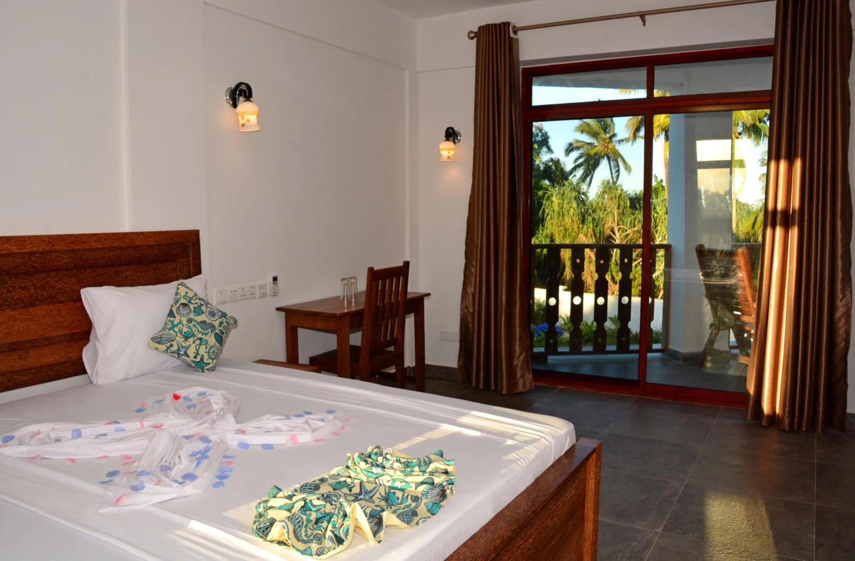 Property building, Bed in Zanoceanique Hotel