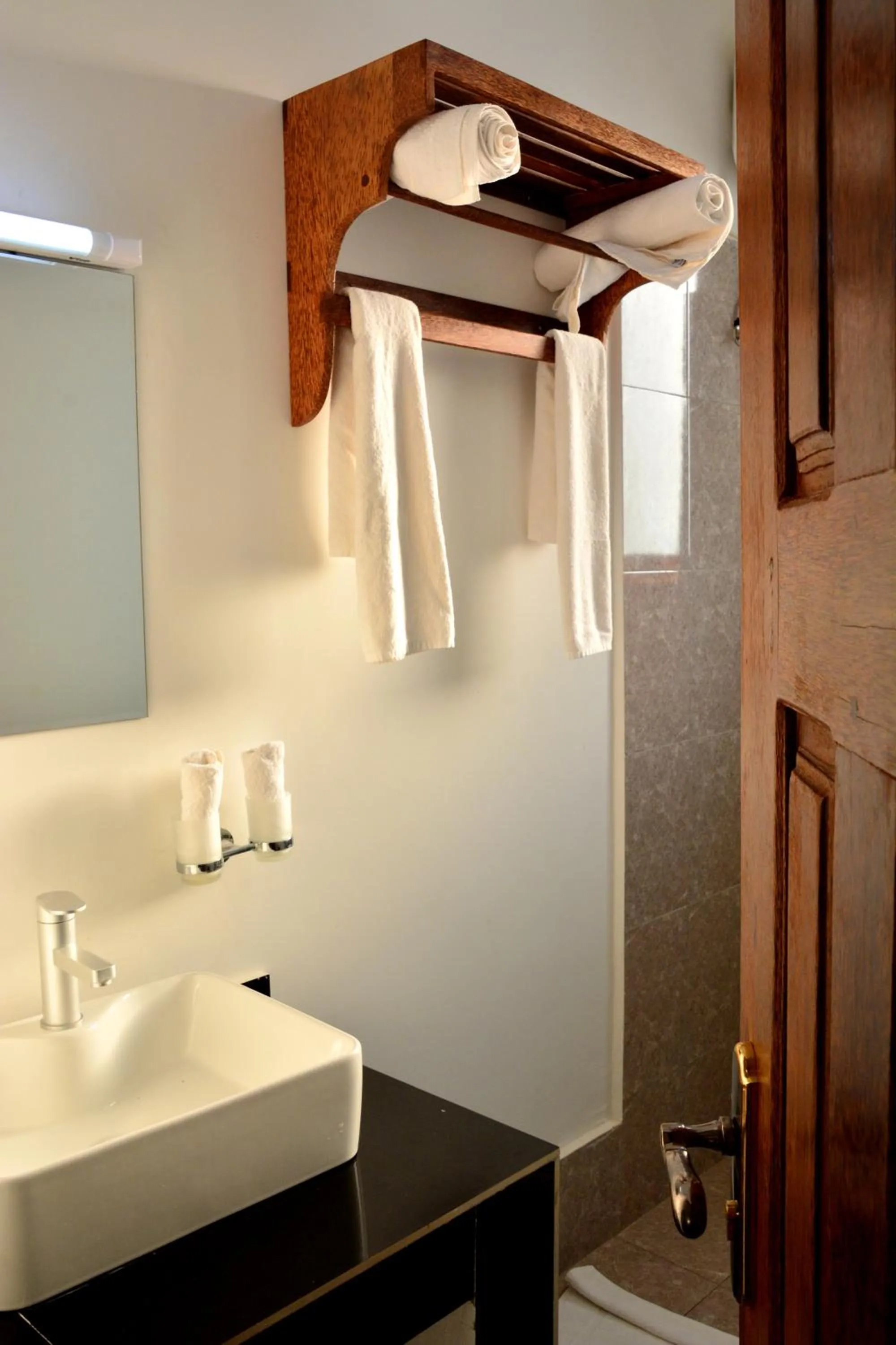 Bathroom in Zanoceanique Hotel