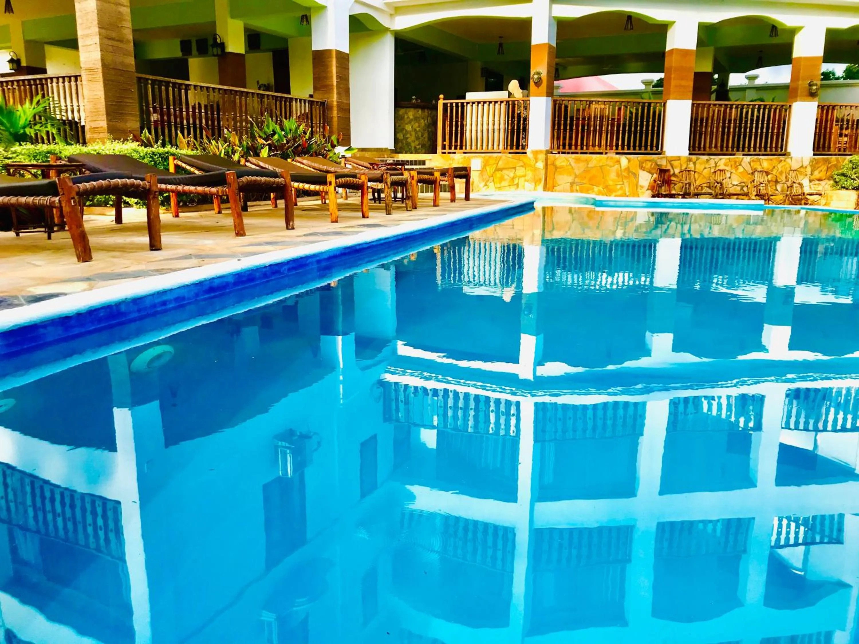 Swimming pool in Zanoceanique Hotel