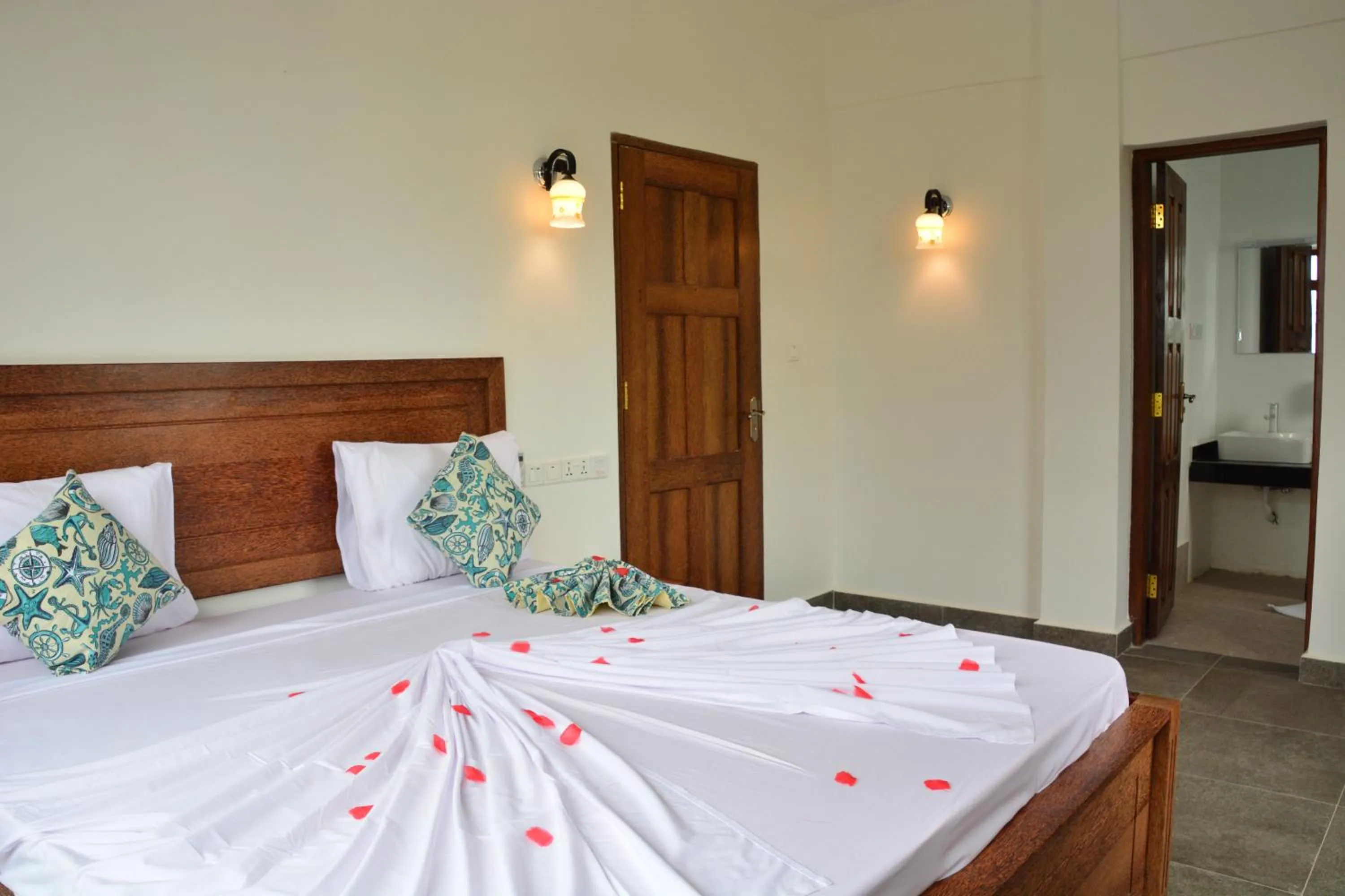 Property building, Bed in Zanoceanique Hotel