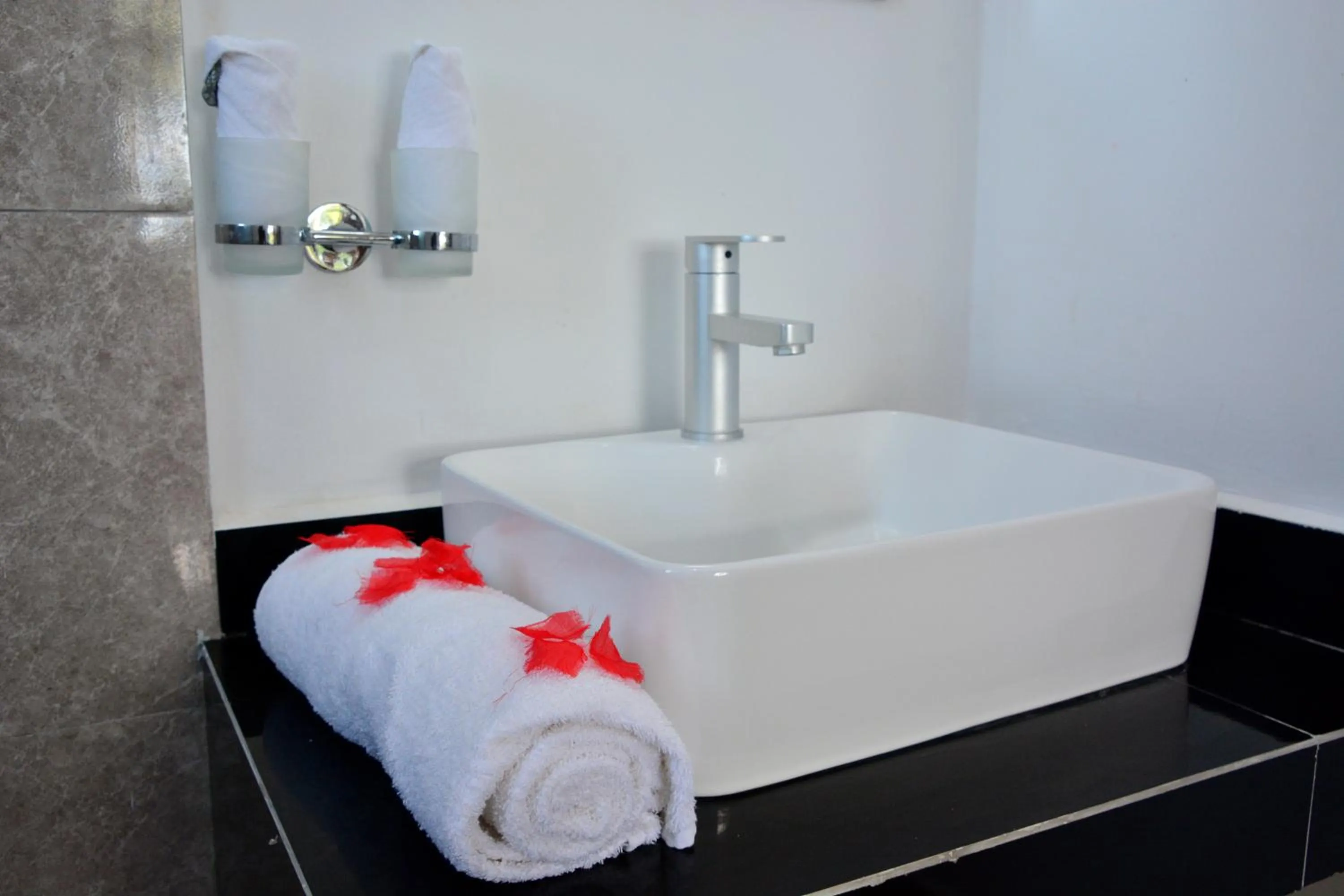 Bathroom in Zanoceanique Hotel