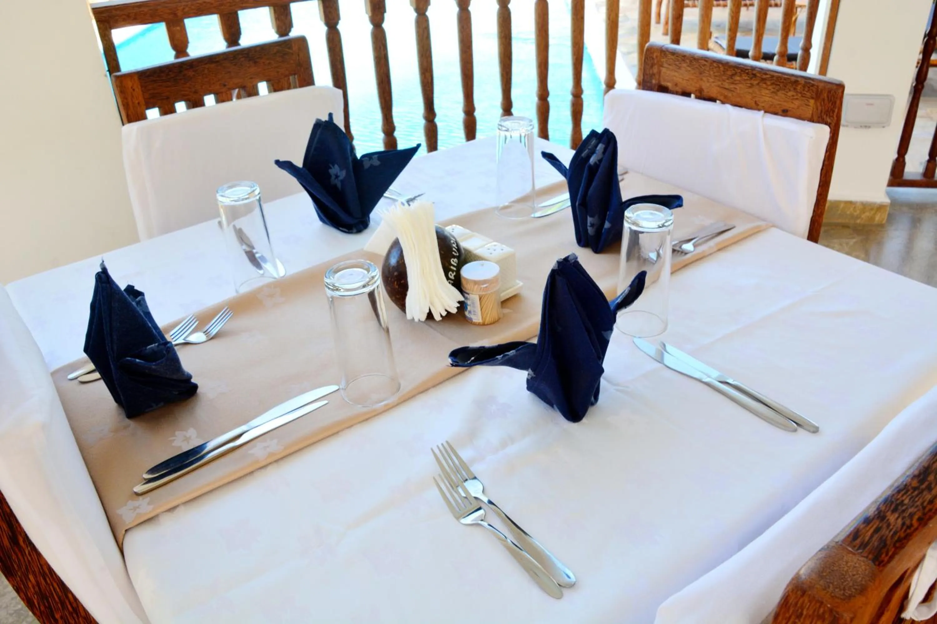 Restaurant/places to eat, Bed in Zanoceanique Hotel