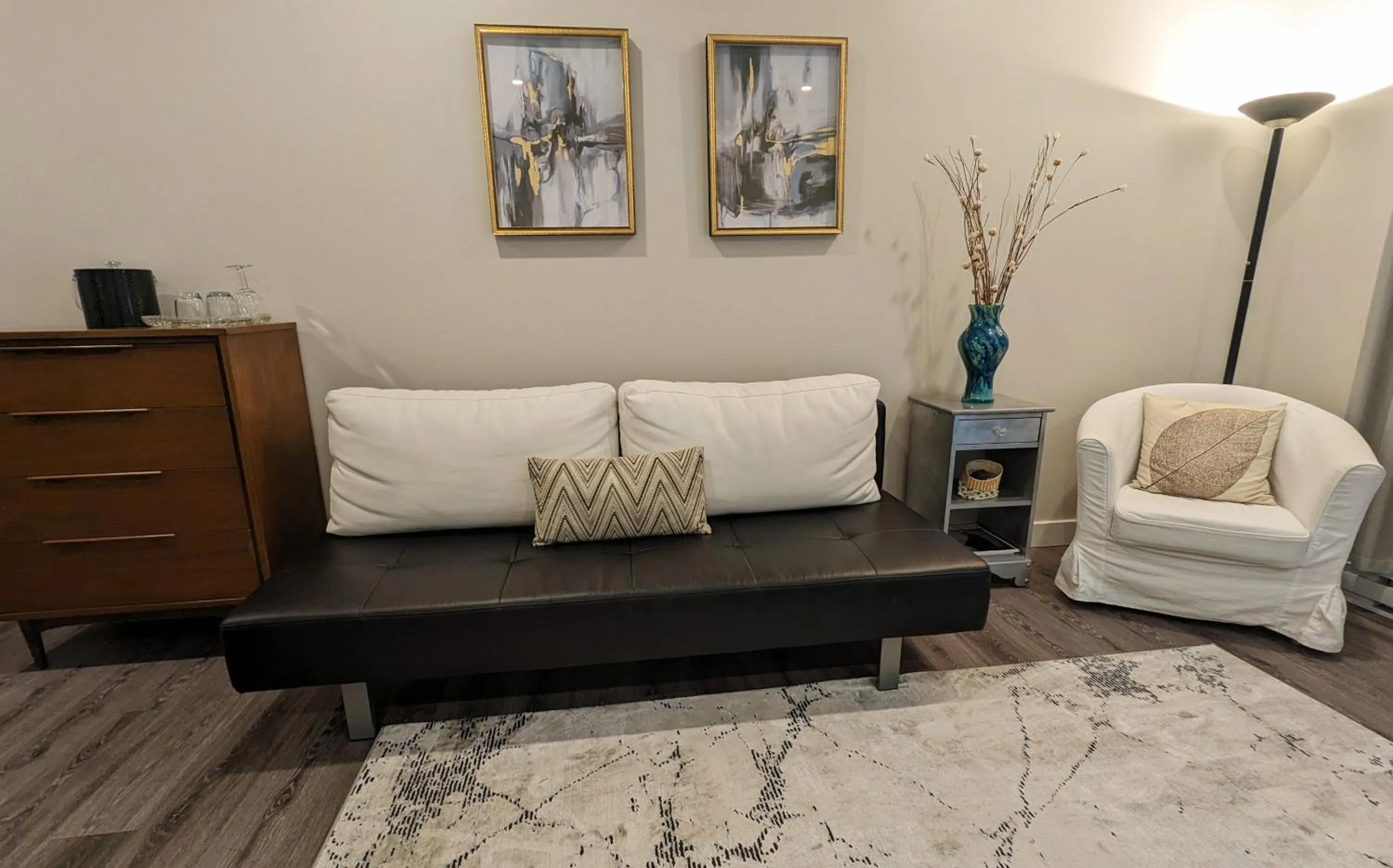 Seating area in Maple Rise Guesthouse