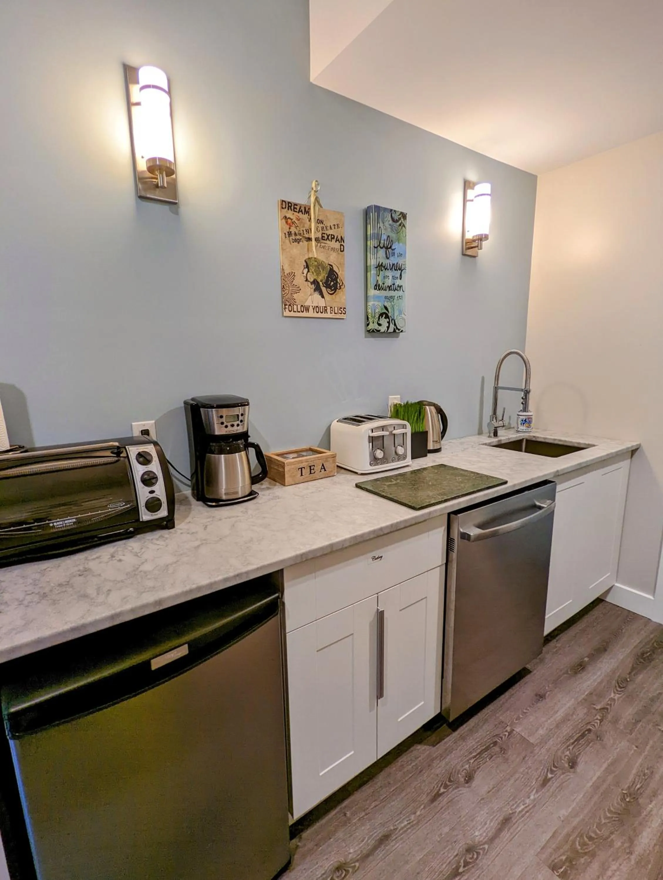 Coffee/tea facilities in Maple Rise Guesthouse