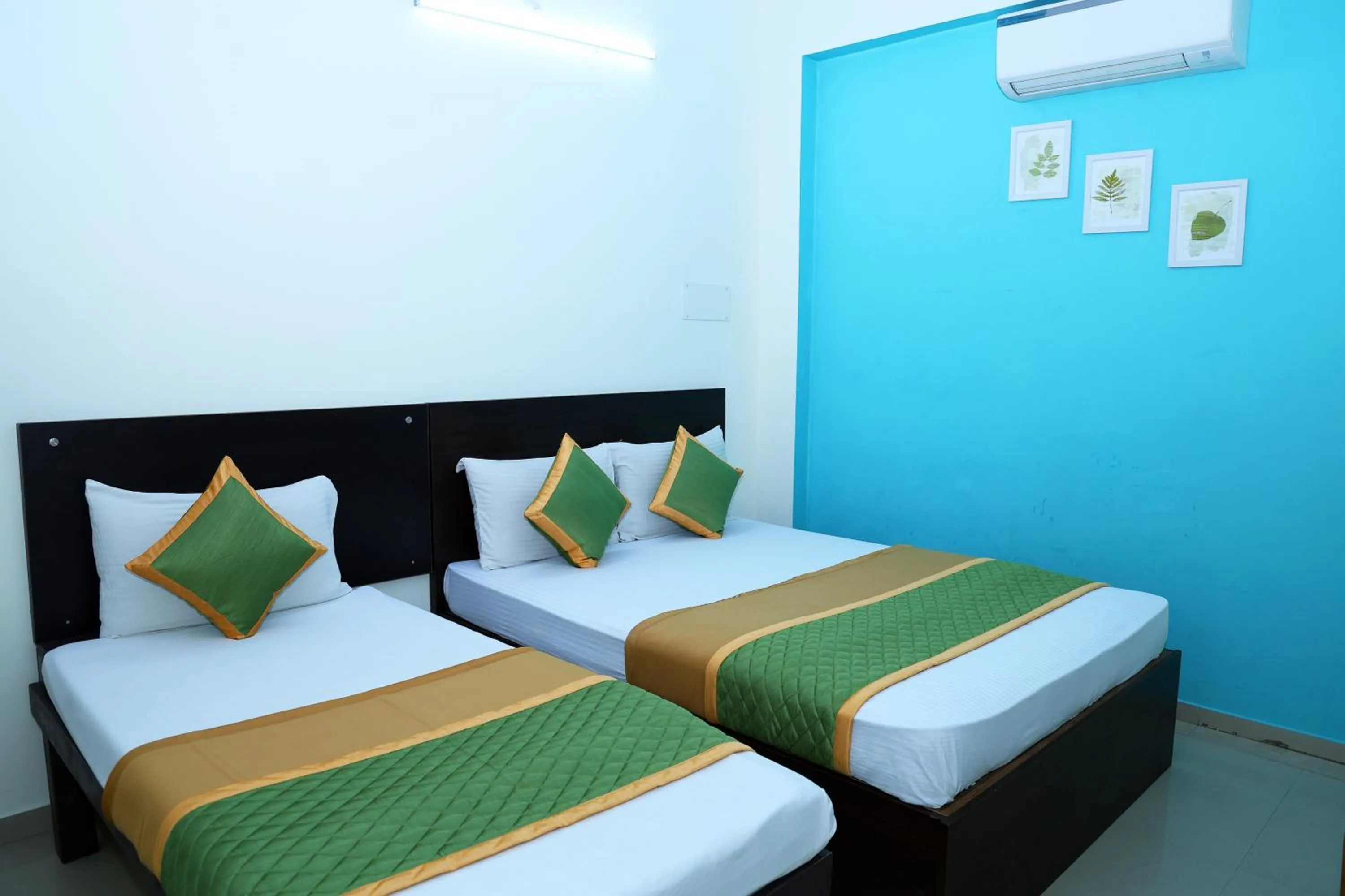 Bedroom, Bed in ROYAL GREEN AIRPORT TRANSIT ACCOMMODATION