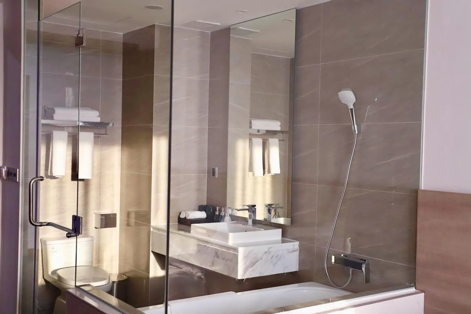 Bathroom in Mansion Park Hotel & Apartment