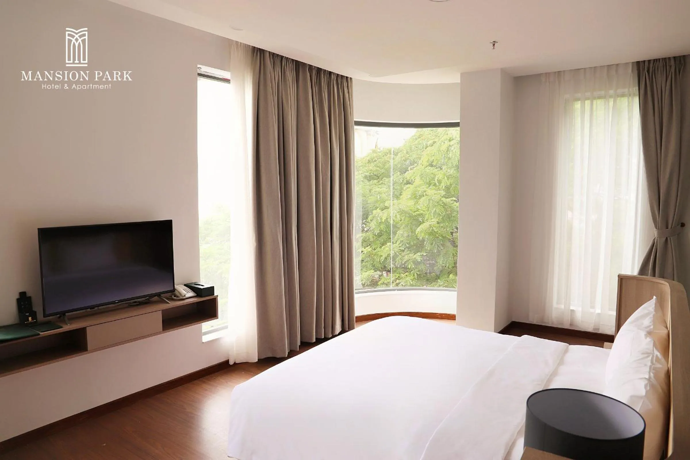 View (from property/room), Bed in Mansion Park Hotel & Apartment