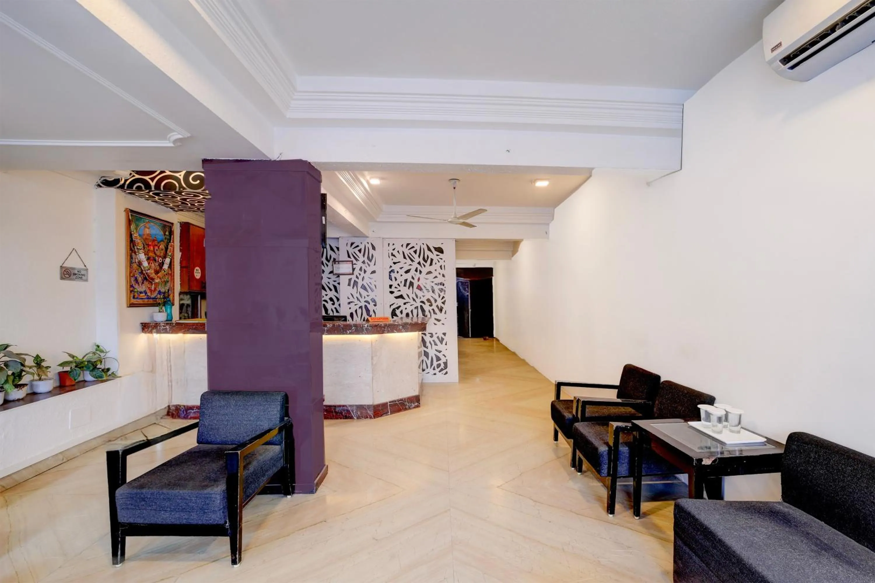 Lobby or reception in Townhouse Gandhi Medical College Bhopal Formerly Hotel Shagun