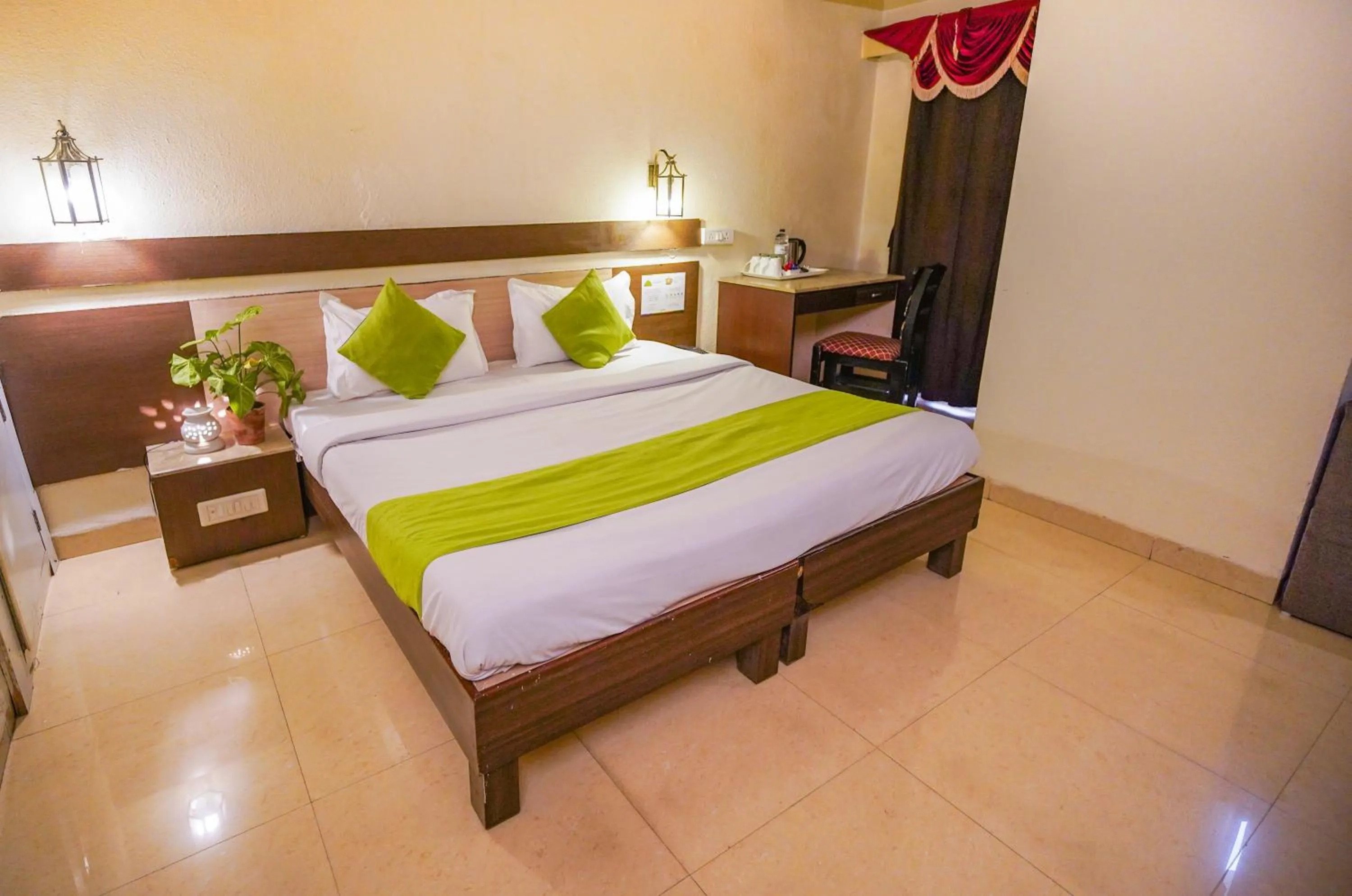 Bed in Hotel The Shagun