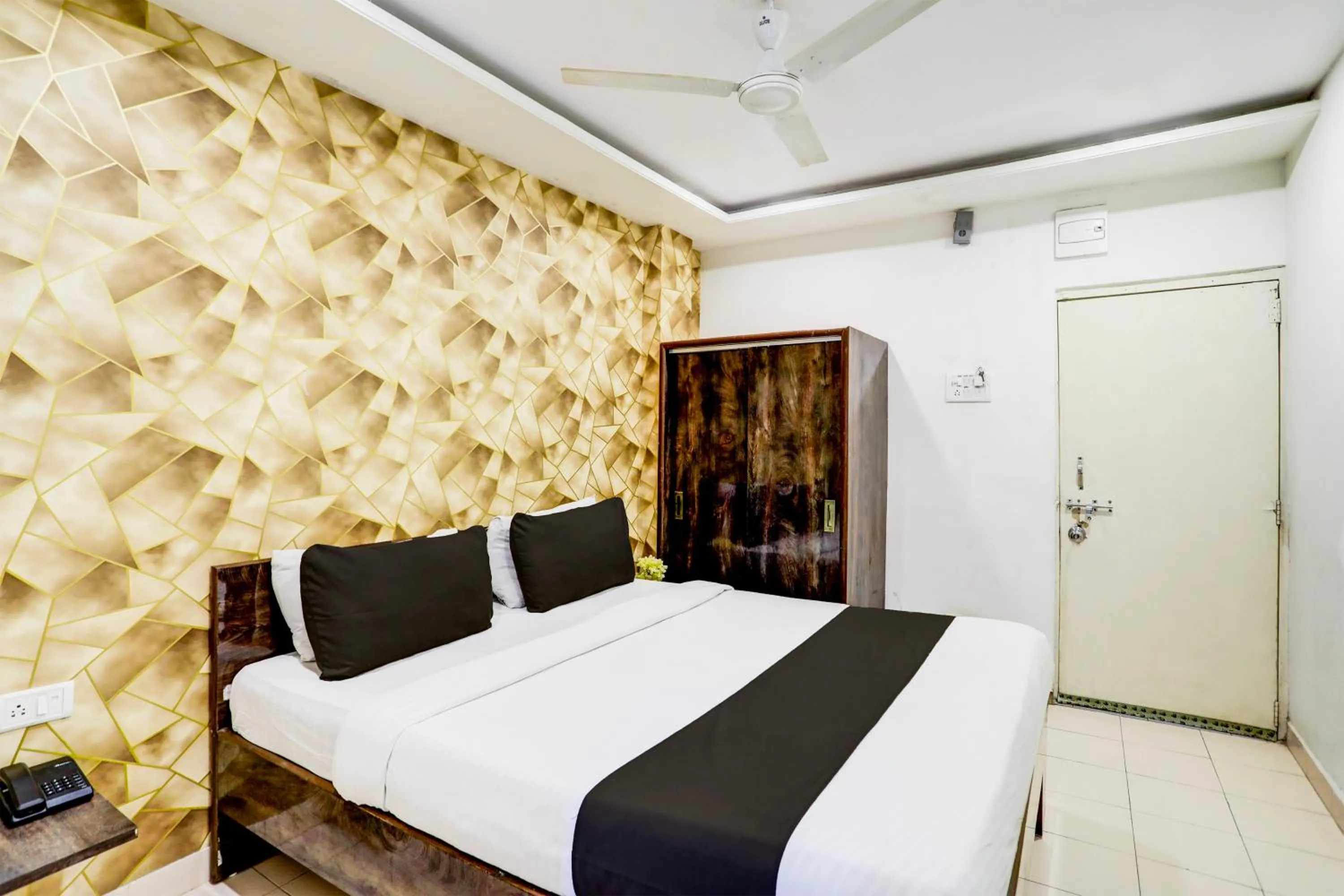 Photo of the whole room, Bed in Super Collection O Hingna Road