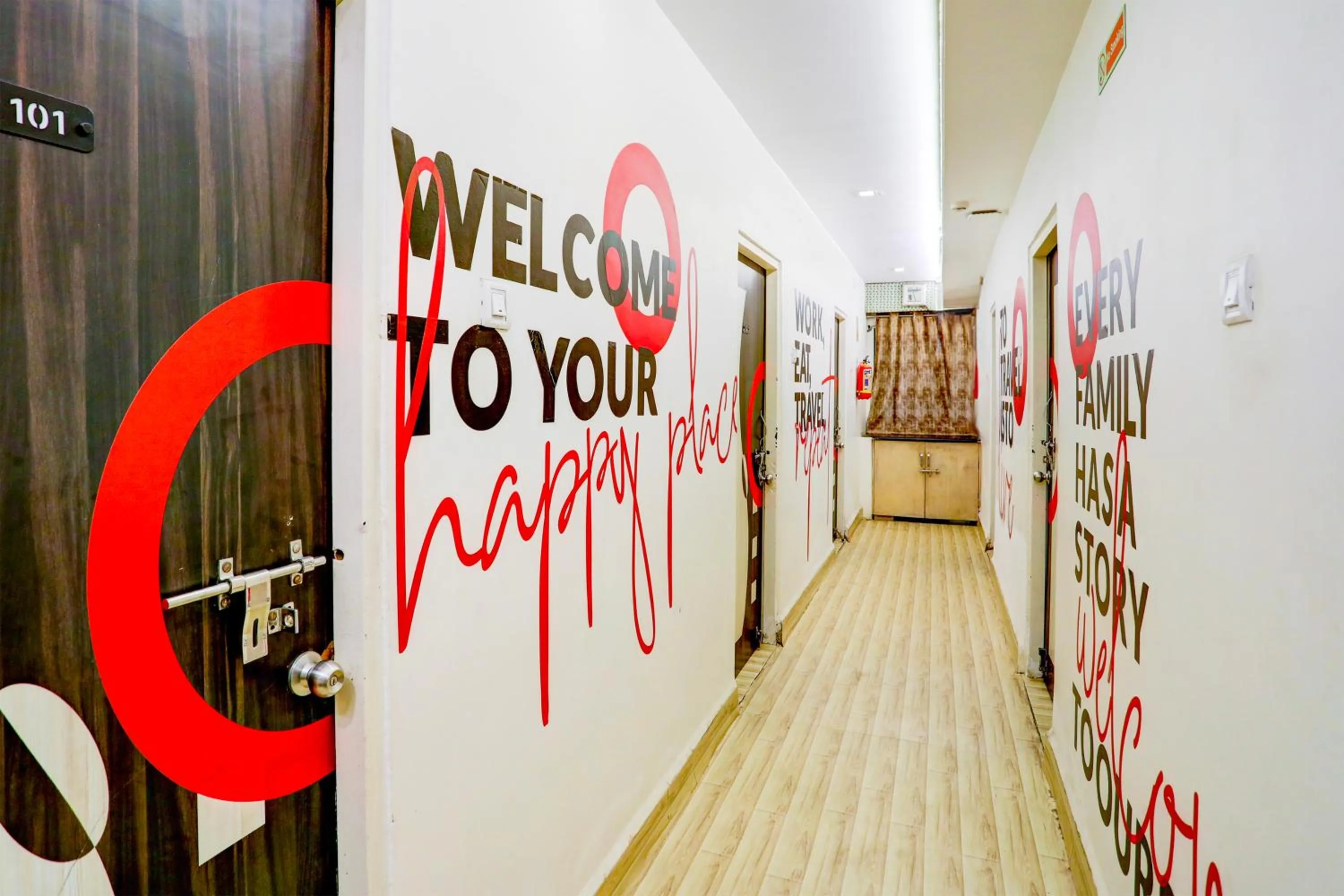 Logo/Certificate/Sign in Super Collection O Hingna Road