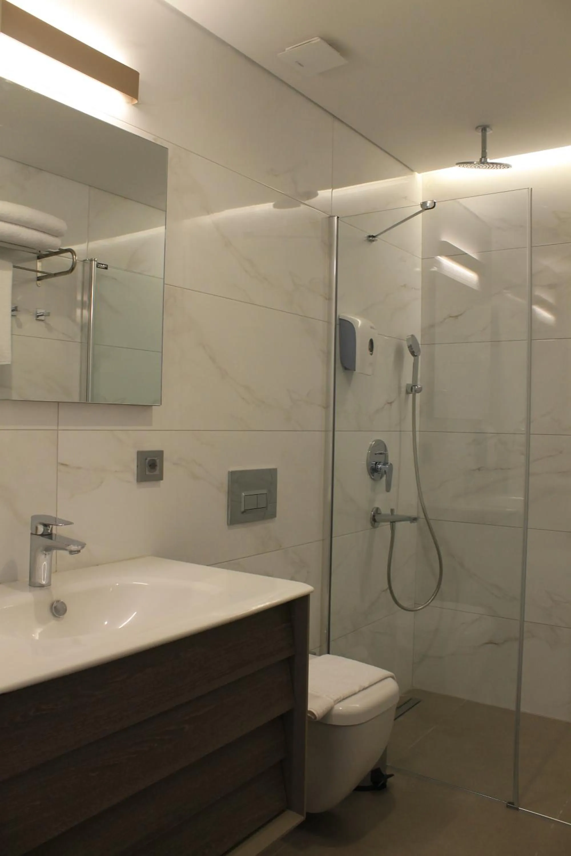 Shower in Garlon Residence