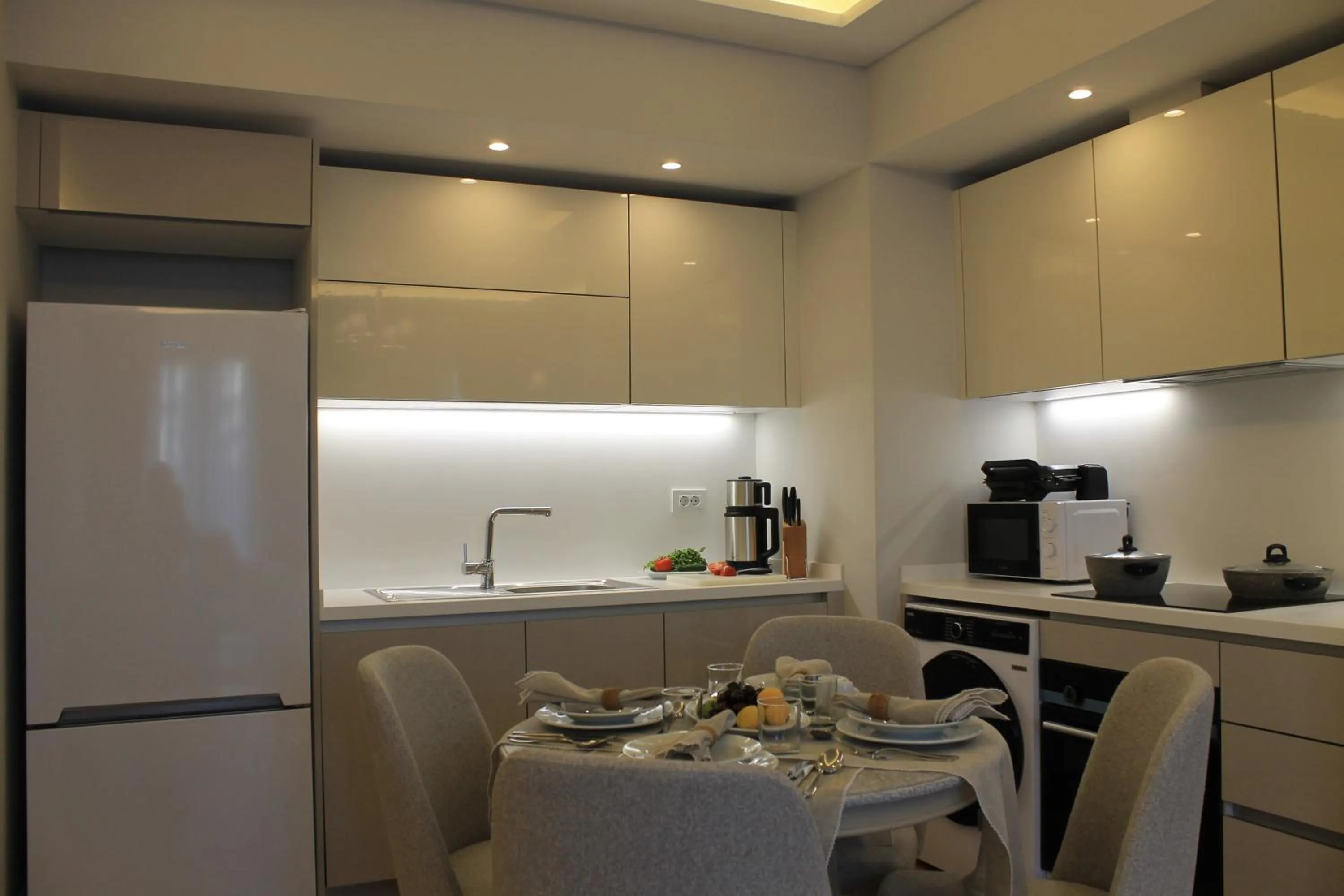 Kitchen or kitchenette in Garlon Residence
