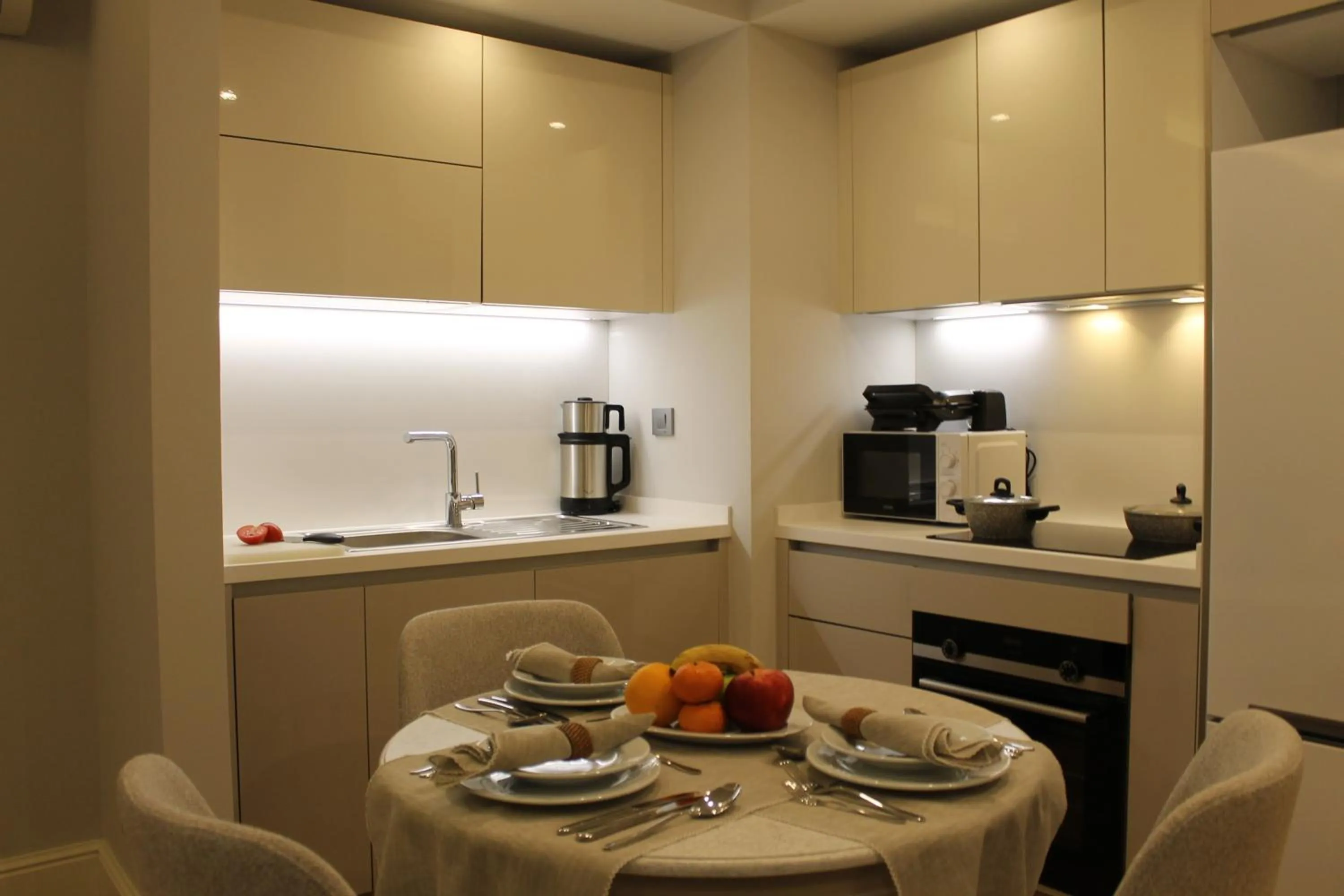 Kitchen or kitchenette in Garlon Residence