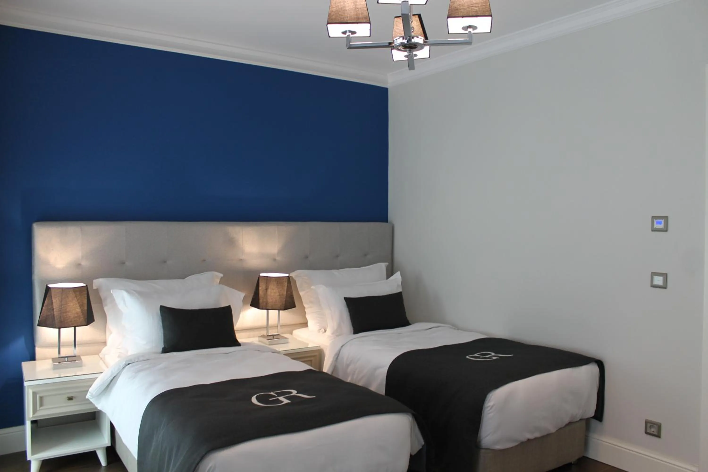 Bedroom, Bed in Garlon Residence