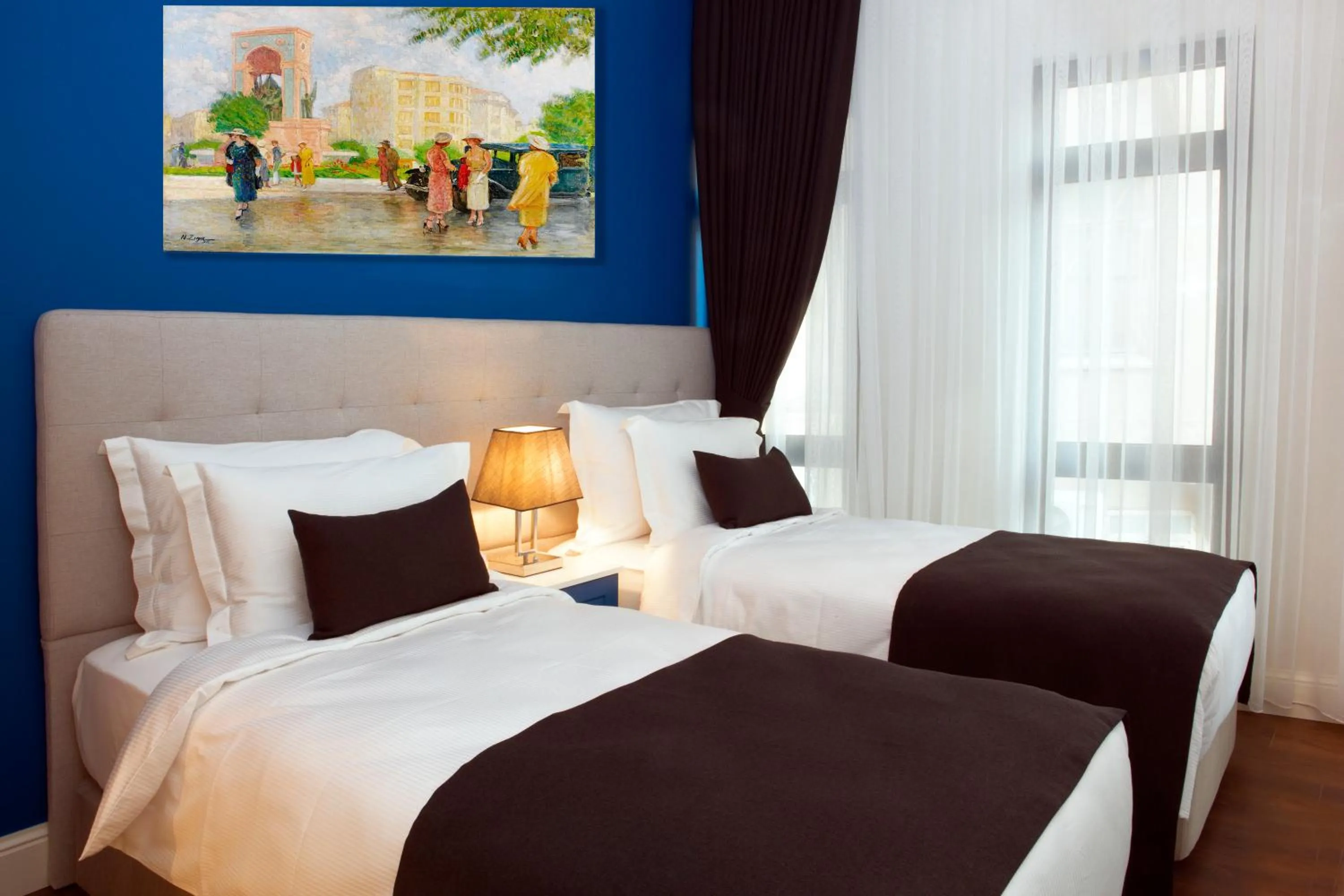 Bedroom, Bed in Garlon Residence