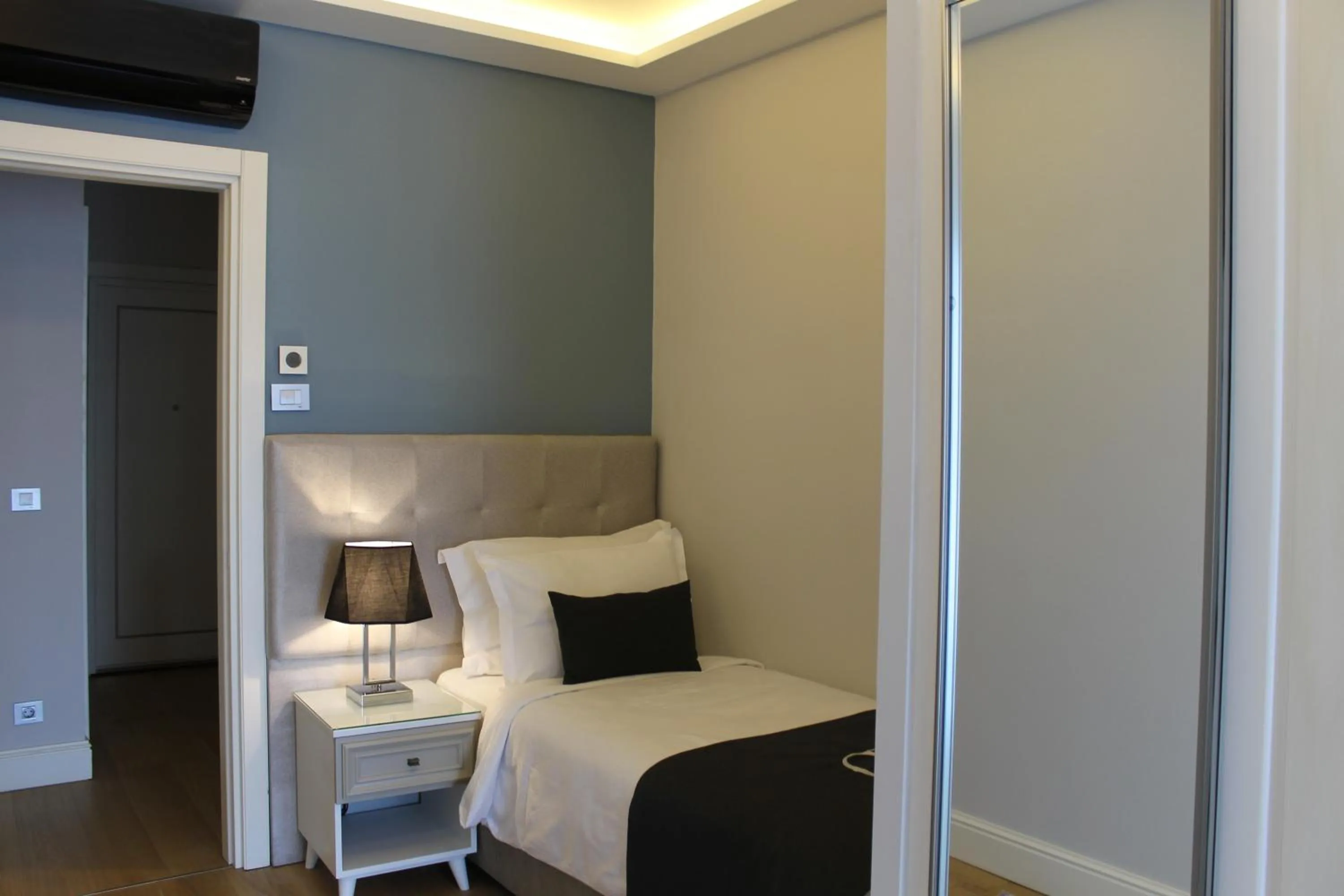 Bed in Garlon Residence