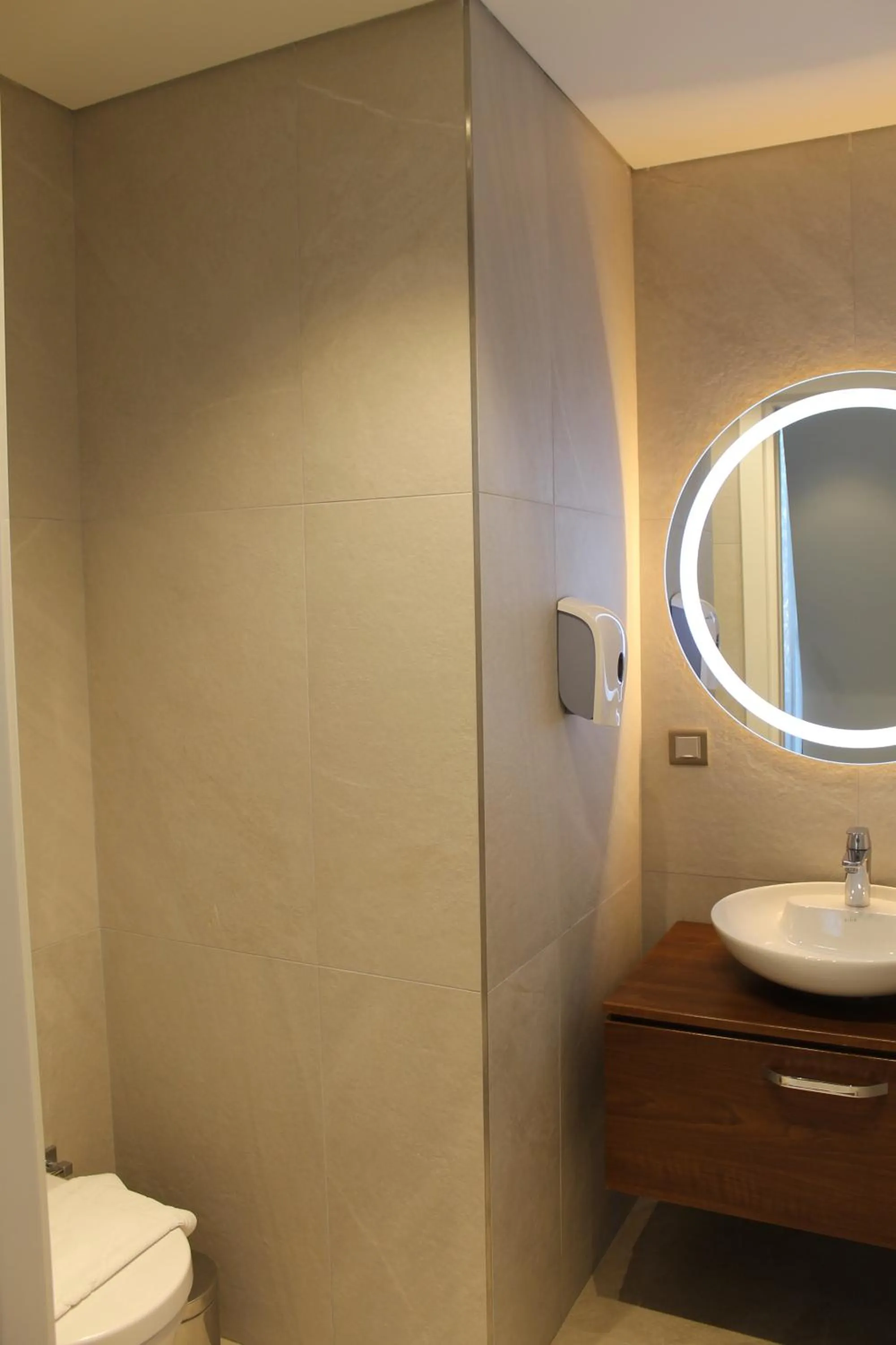 Toilet in Garlon Residence