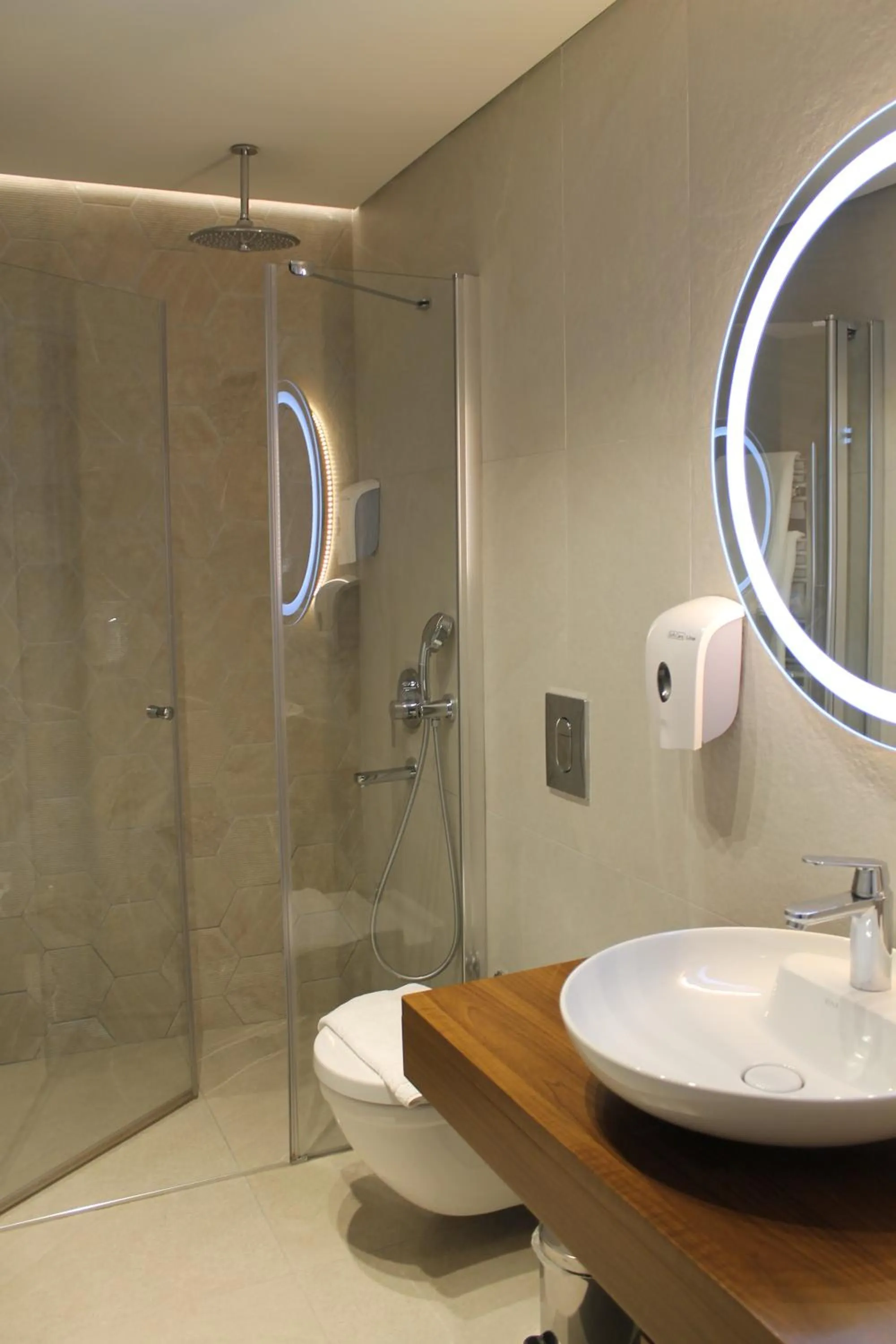 Shower in Garlon Residence