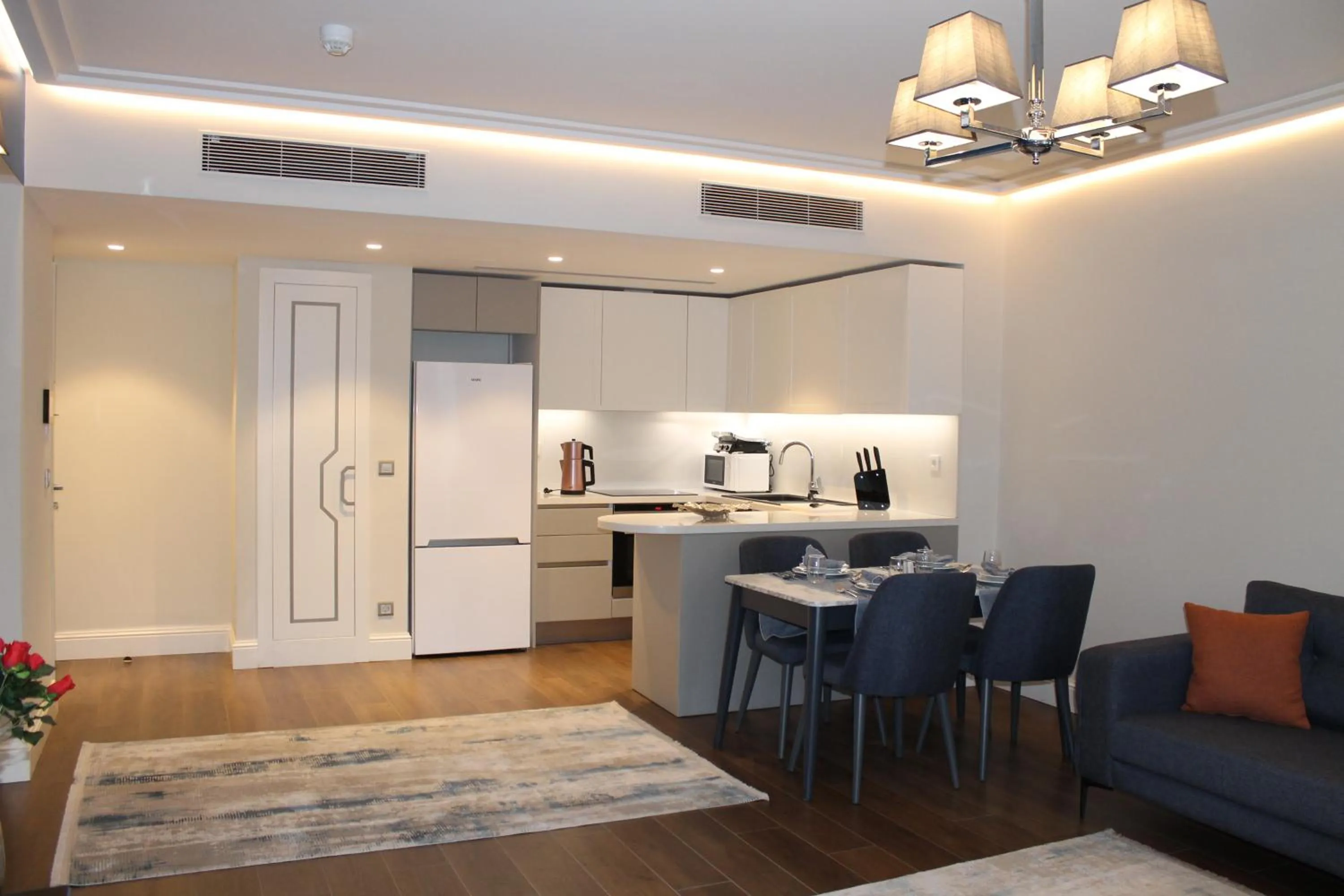 Kitchen or kitchenette in Garlon Residence