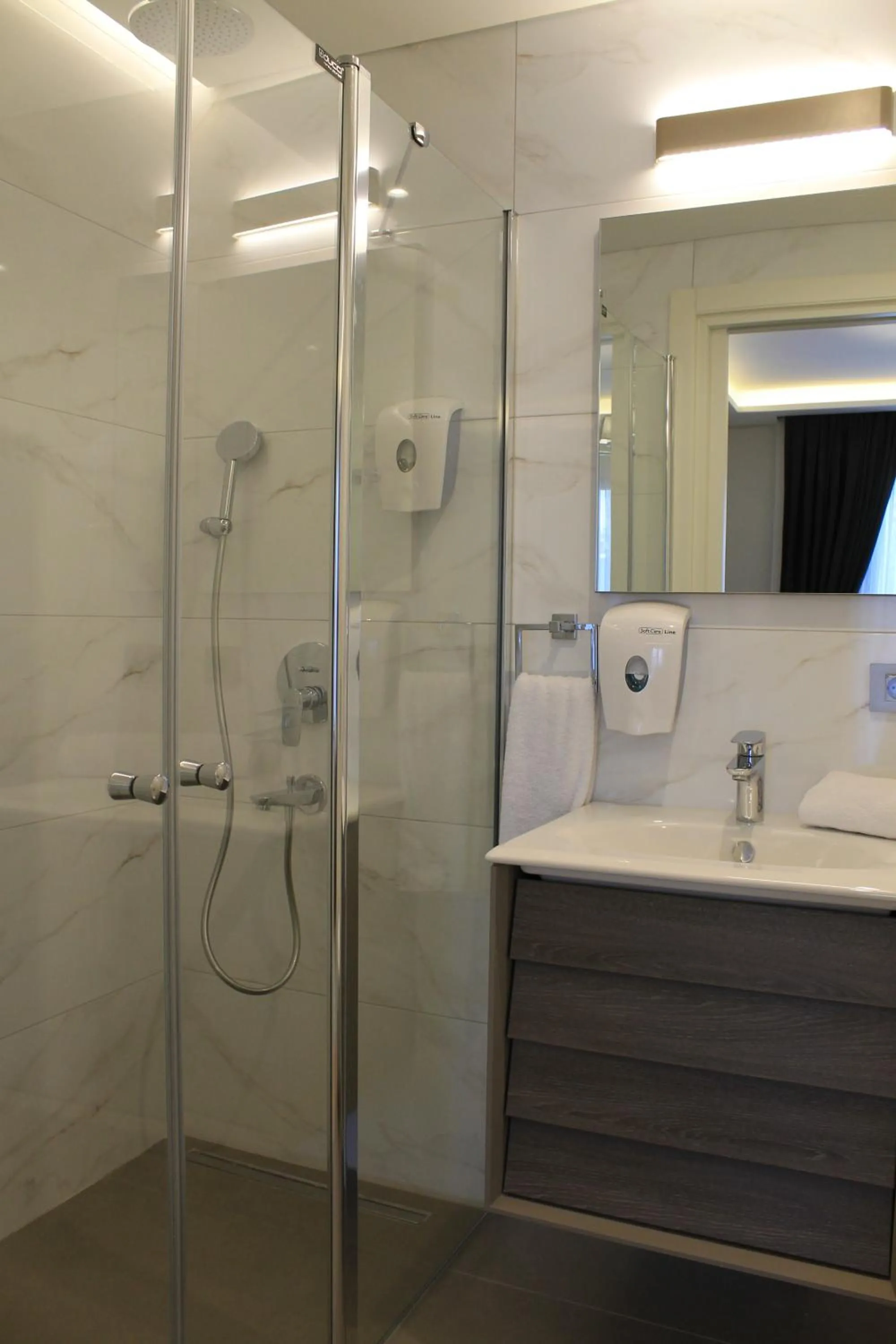 Bathroom in Garlon Residence