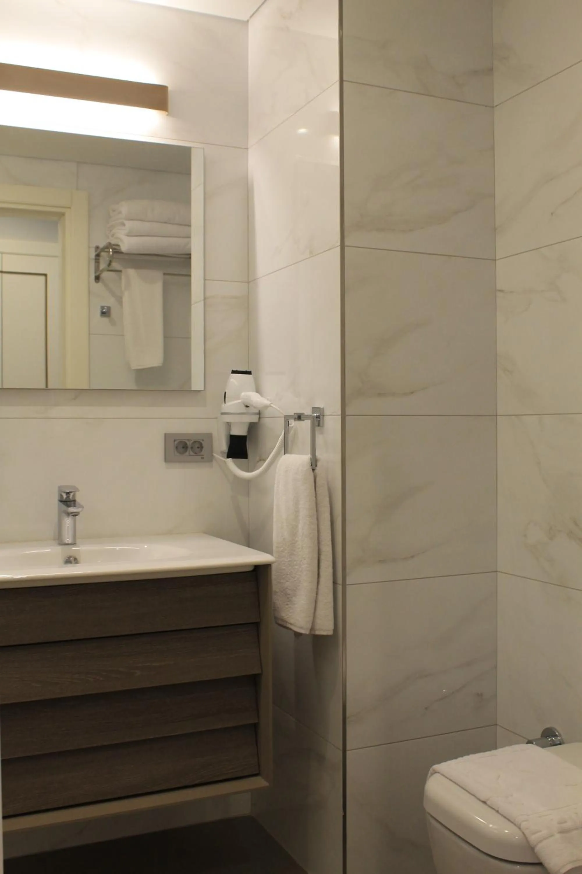 Bathroom in Garlon Residence