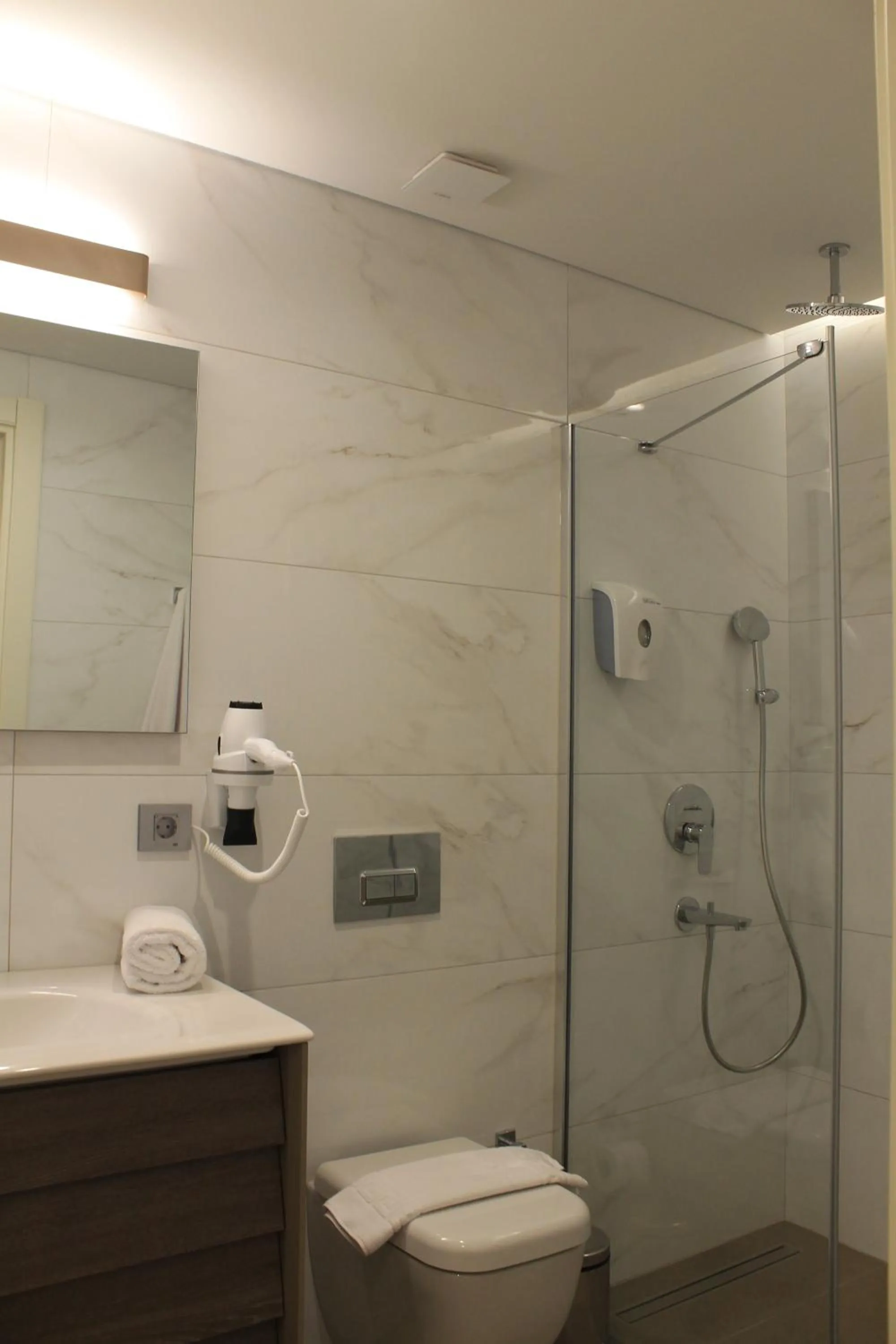 Bathroom in Garlon Residence