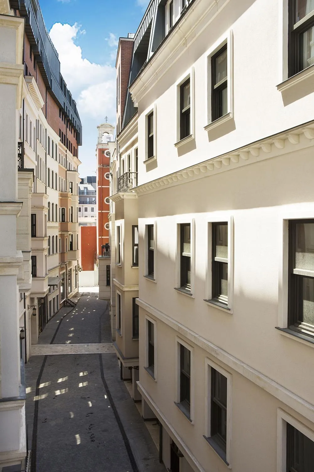 Inner courtyard view in Garlon Residence
