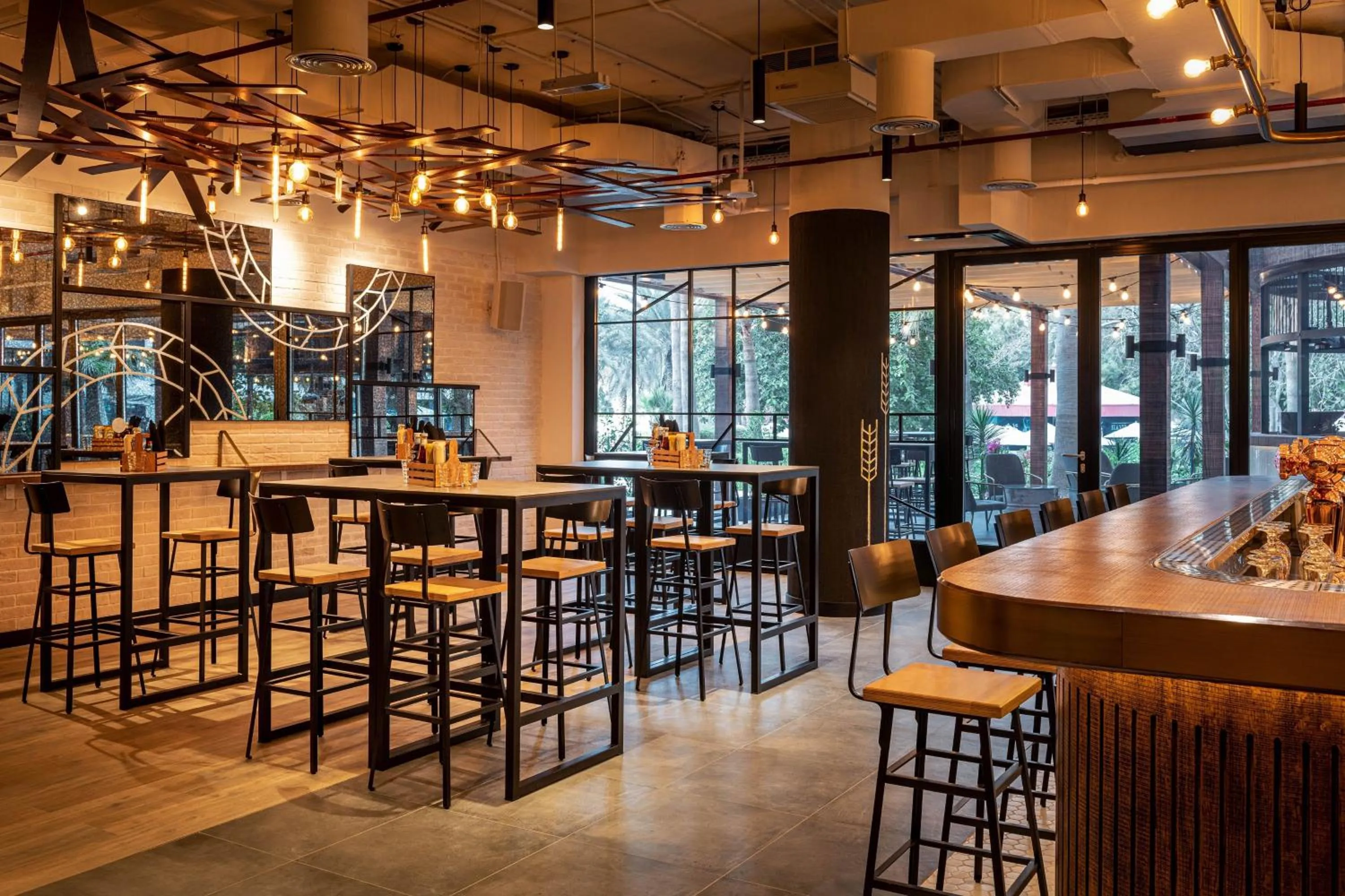 Restaurant/places to eat in Sheraton Jumeirah Beach Resort