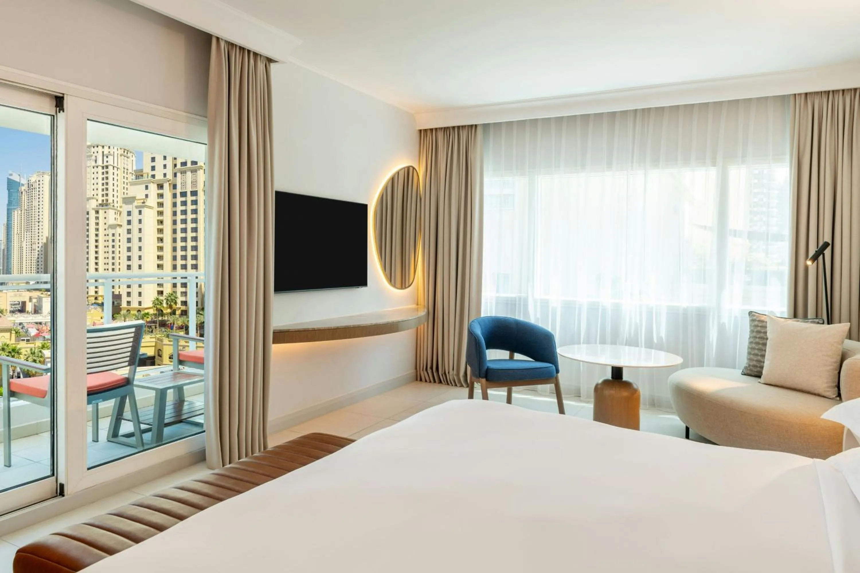 Photo of the whole room, Bed in Sheraton Jumeirah Beach Resort