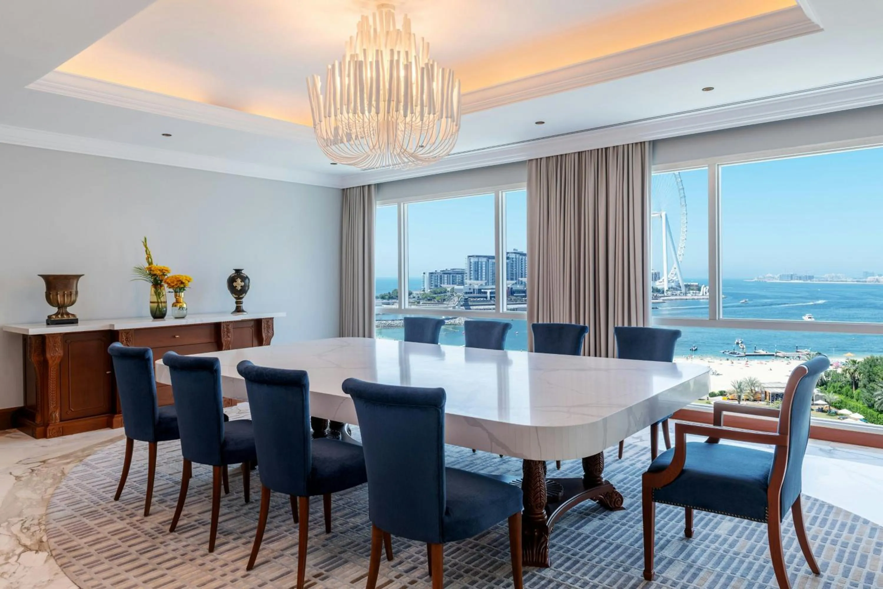 Photo of the whole room in Sheraton Jumeirah Beach Resort