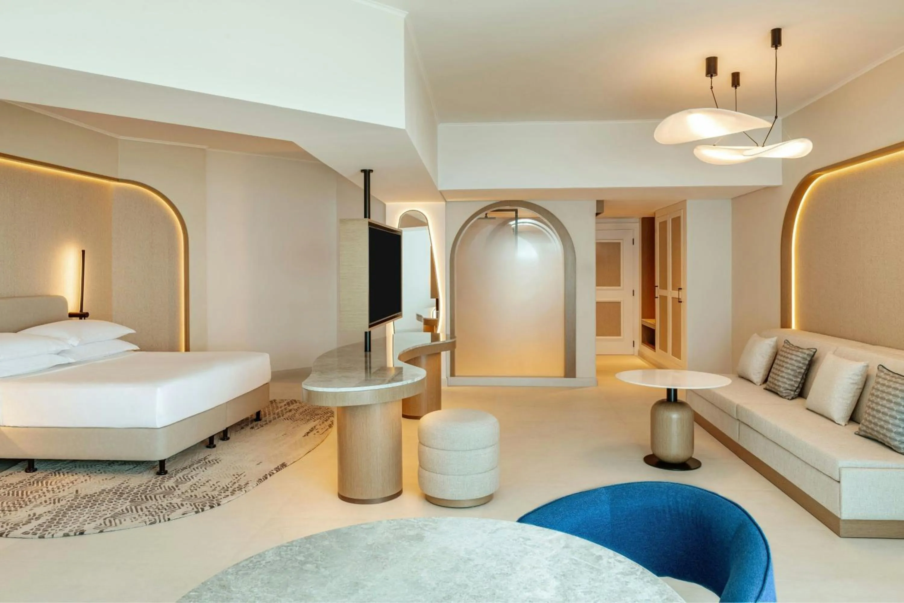 Photo of the whole room, Bed in Sheraton Jumeirah Beach Resort