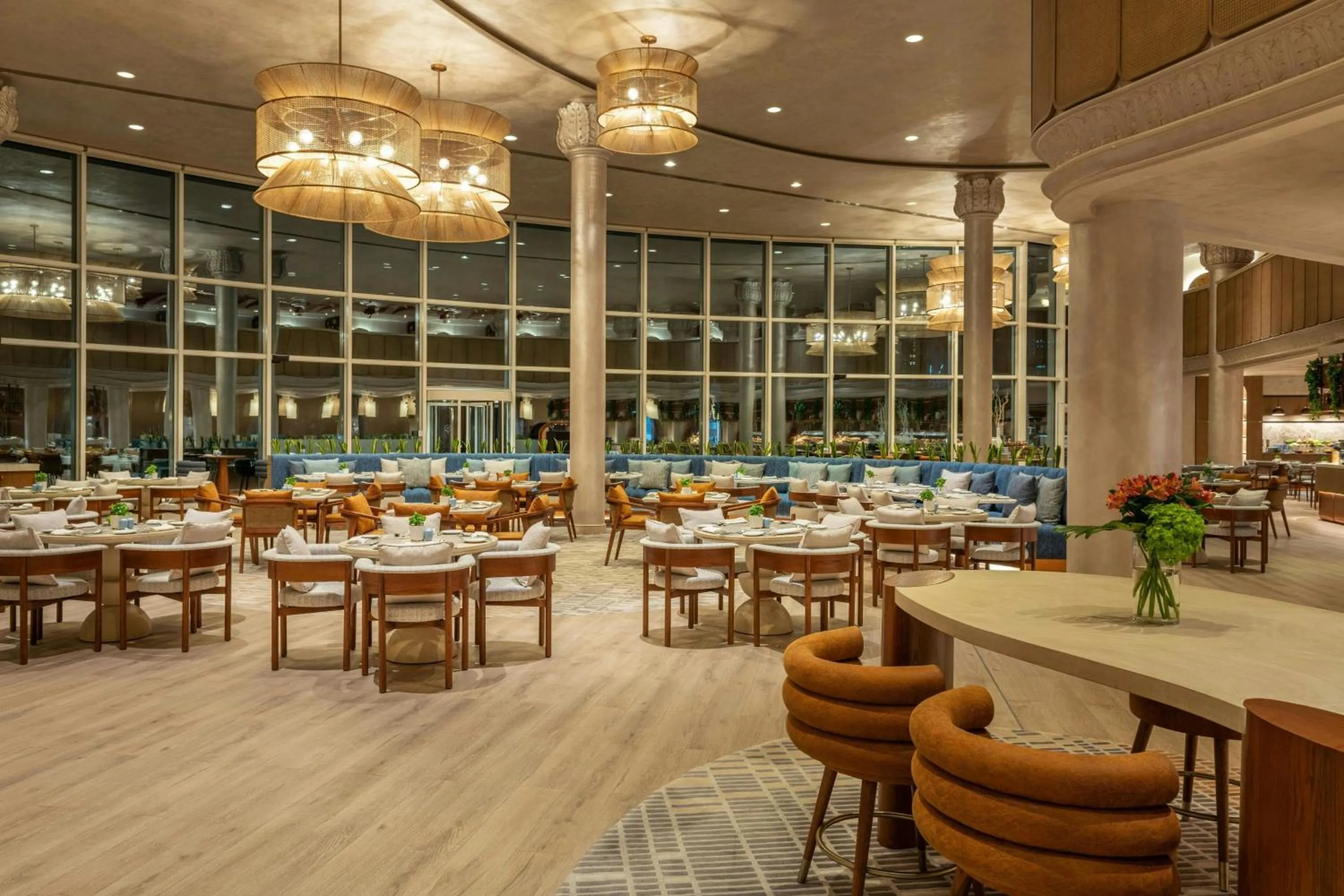 Restaurant/places to eat in Sheraton Jumeirah Beach Resort