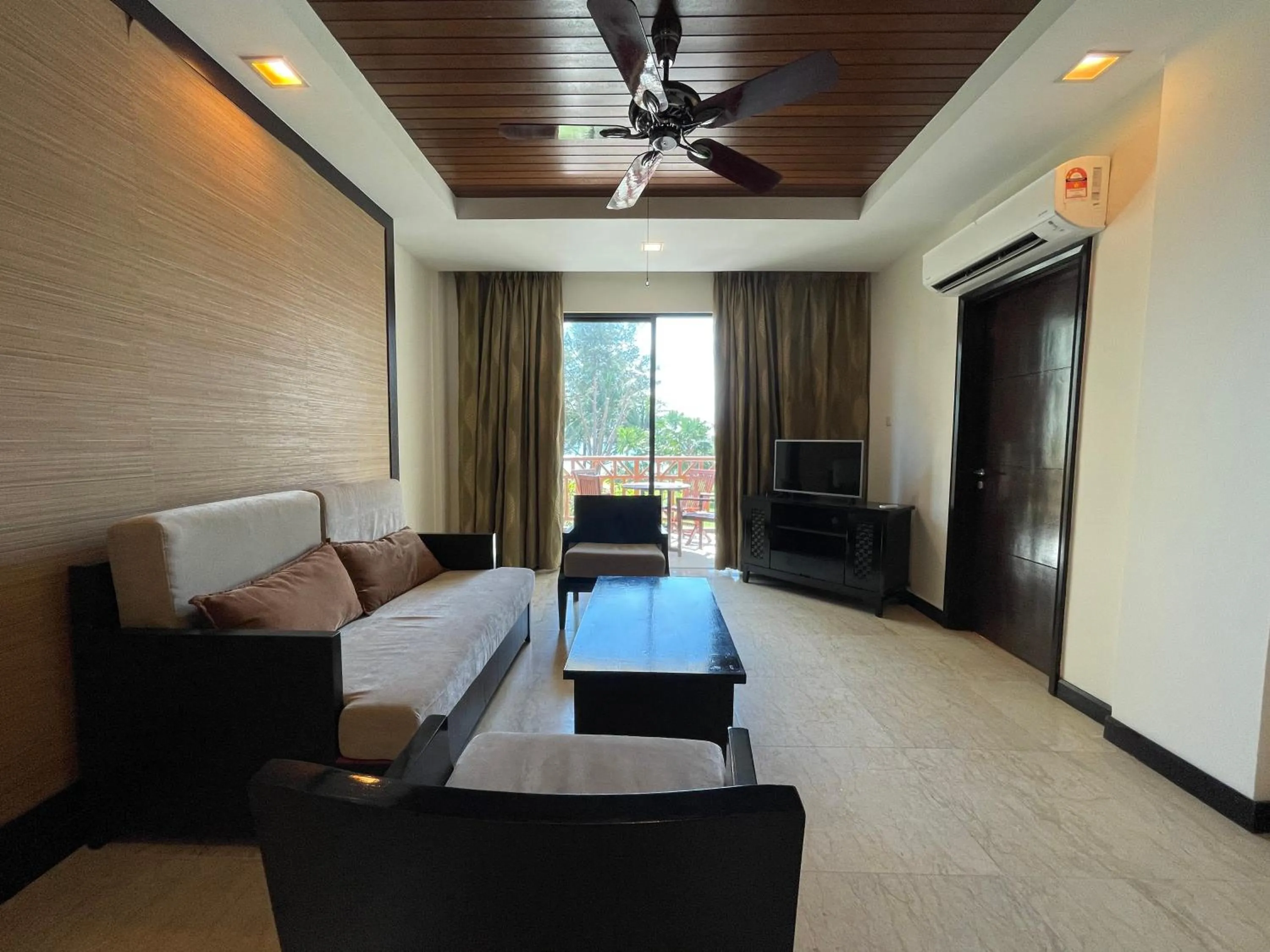 Living room, Bed in Home Sweet Villas, Karambunai
